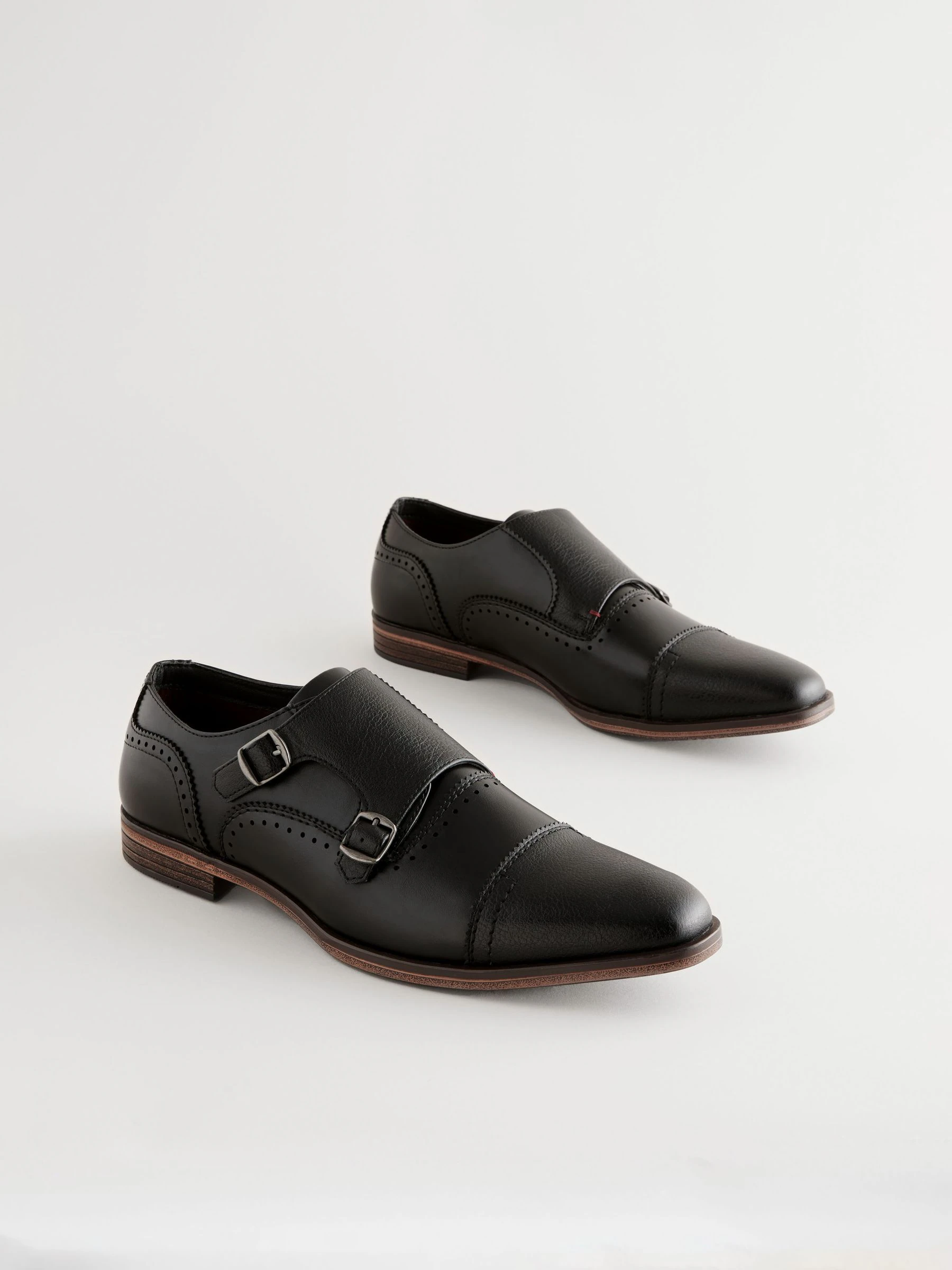 Zwart - Schoenen met neusstuk en dubbel monkbandje