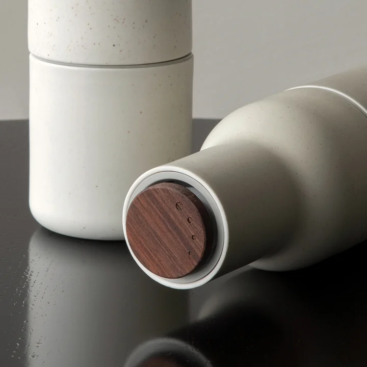 Audo - Bottle Grinder Salz- und Pfeffermühlen Set, ash / carbon (Edelstahldeckel)