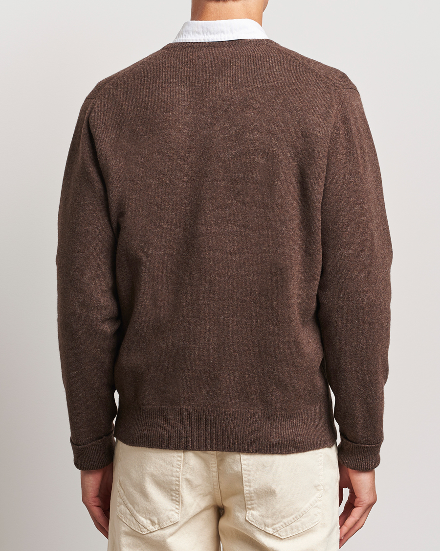William Lockie Rob Lambswool V-Neck Mocha