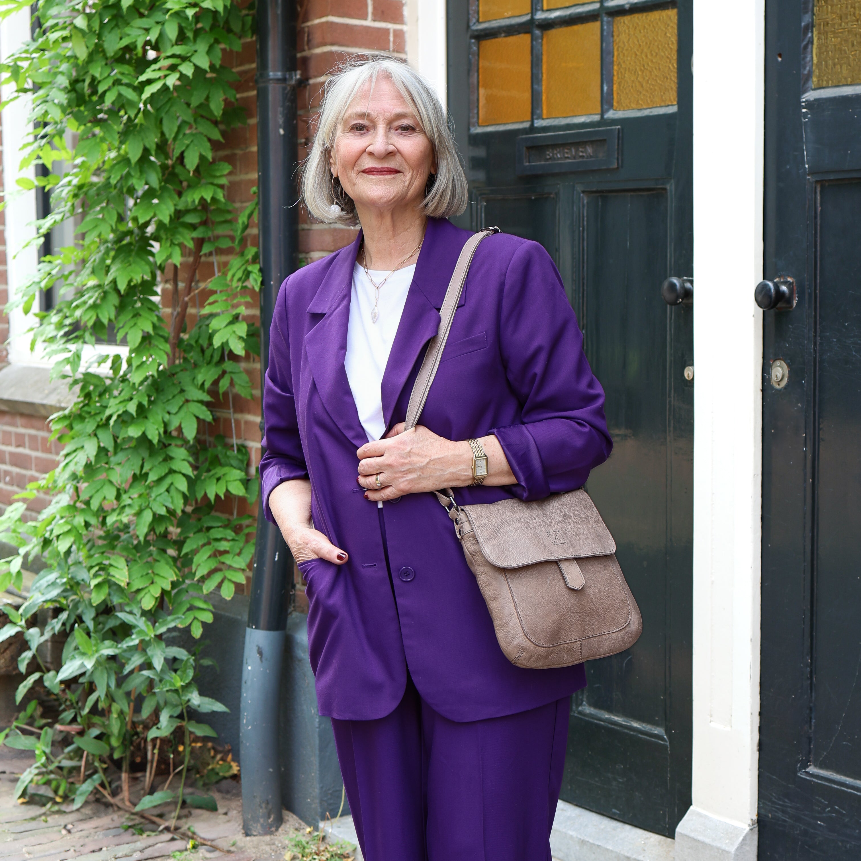 Schoudertas met flap 'Jip' taupe Taupe
