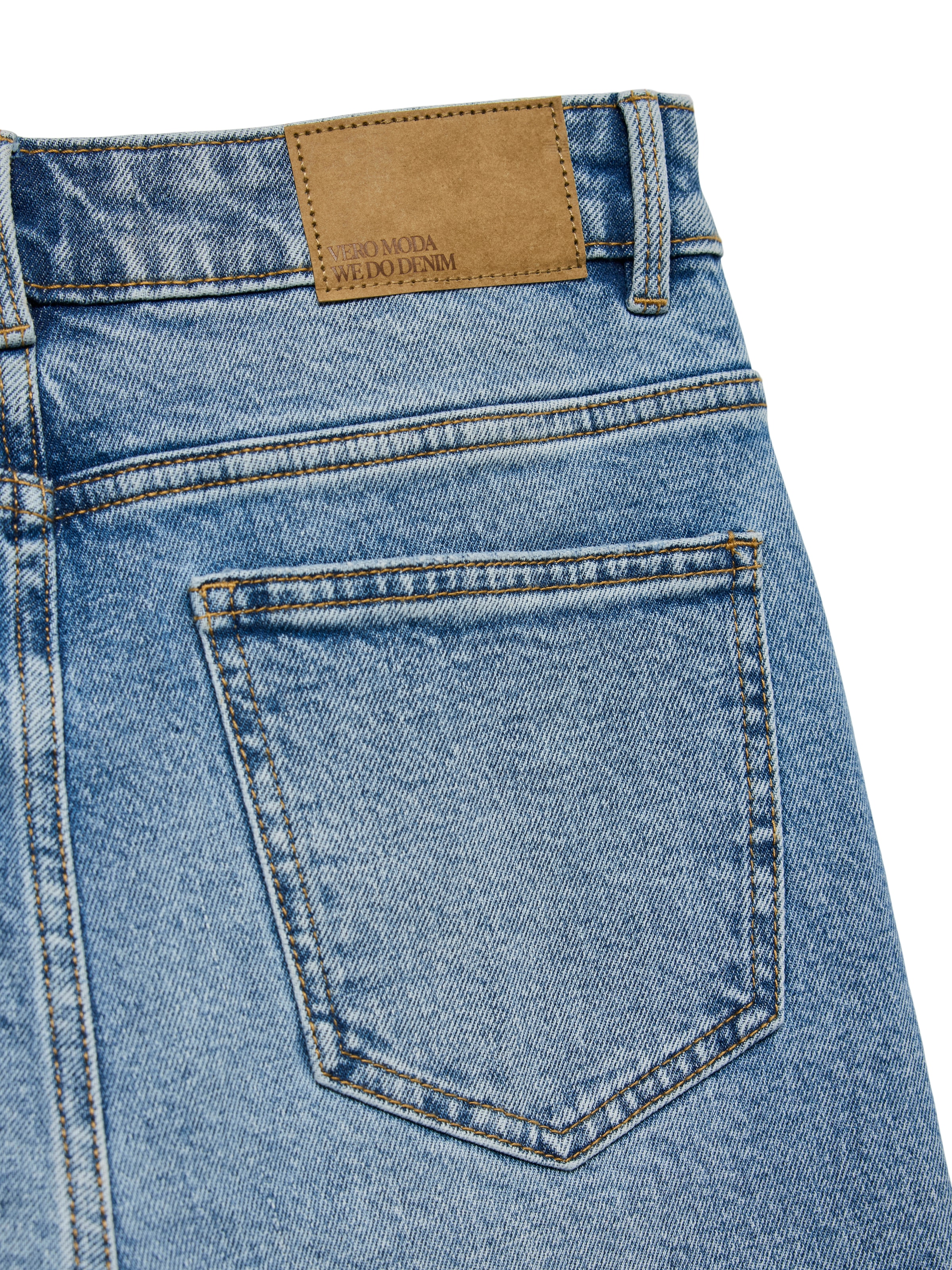 Vero Moda Straight-Jeans »VMBRENDA«, mit leicht ausgefranstem Saum, stonewashed für einen Used-Look