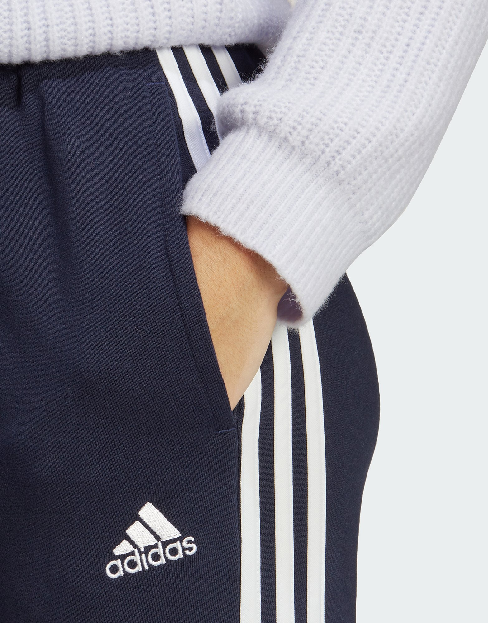 adidas Pantalon fuselé en molleton à 3 bandes Essentials