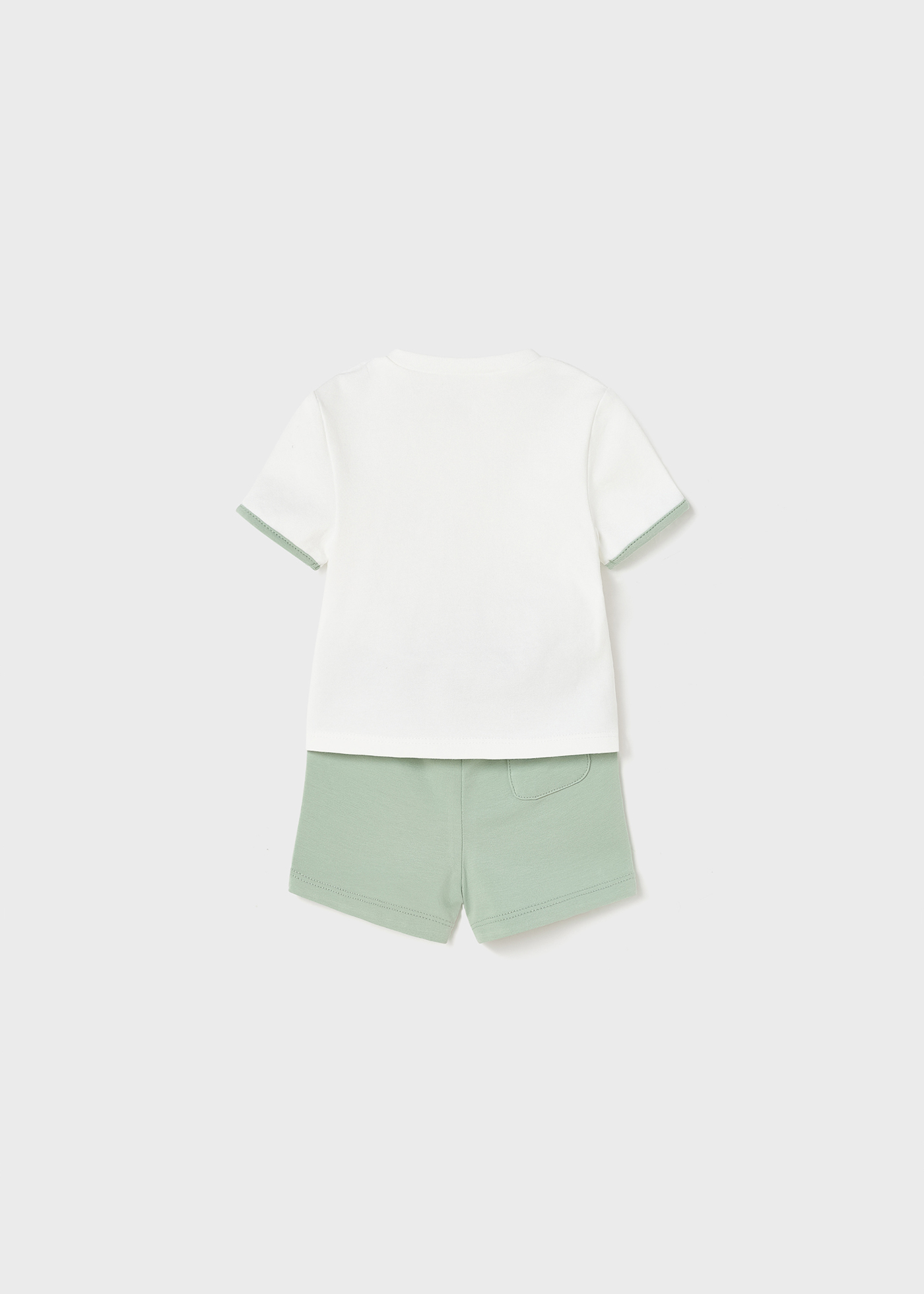 Conjunto de 4 peças em algodão sustentável para recém-nascidos.
