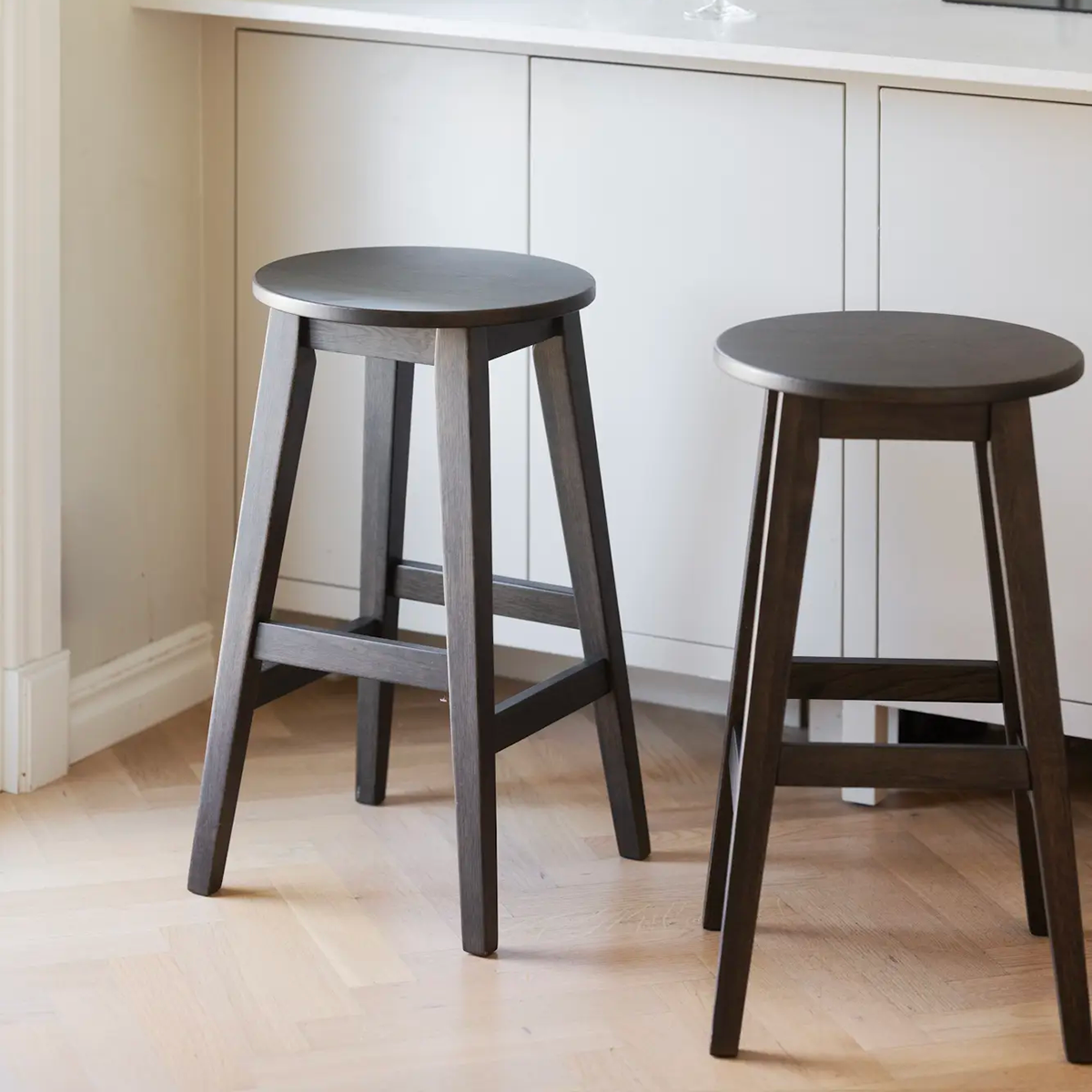 Houten barkruk Austin - zithoogte 65 cm Walnoot