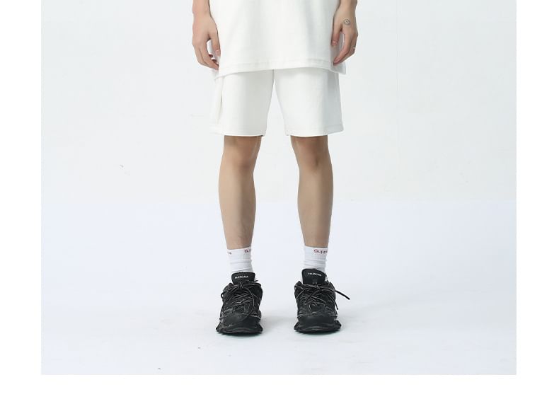 FAERIS - T-shirt met korte mouwen, ronde hals en belettering / korte broek met gemiddelde taille
