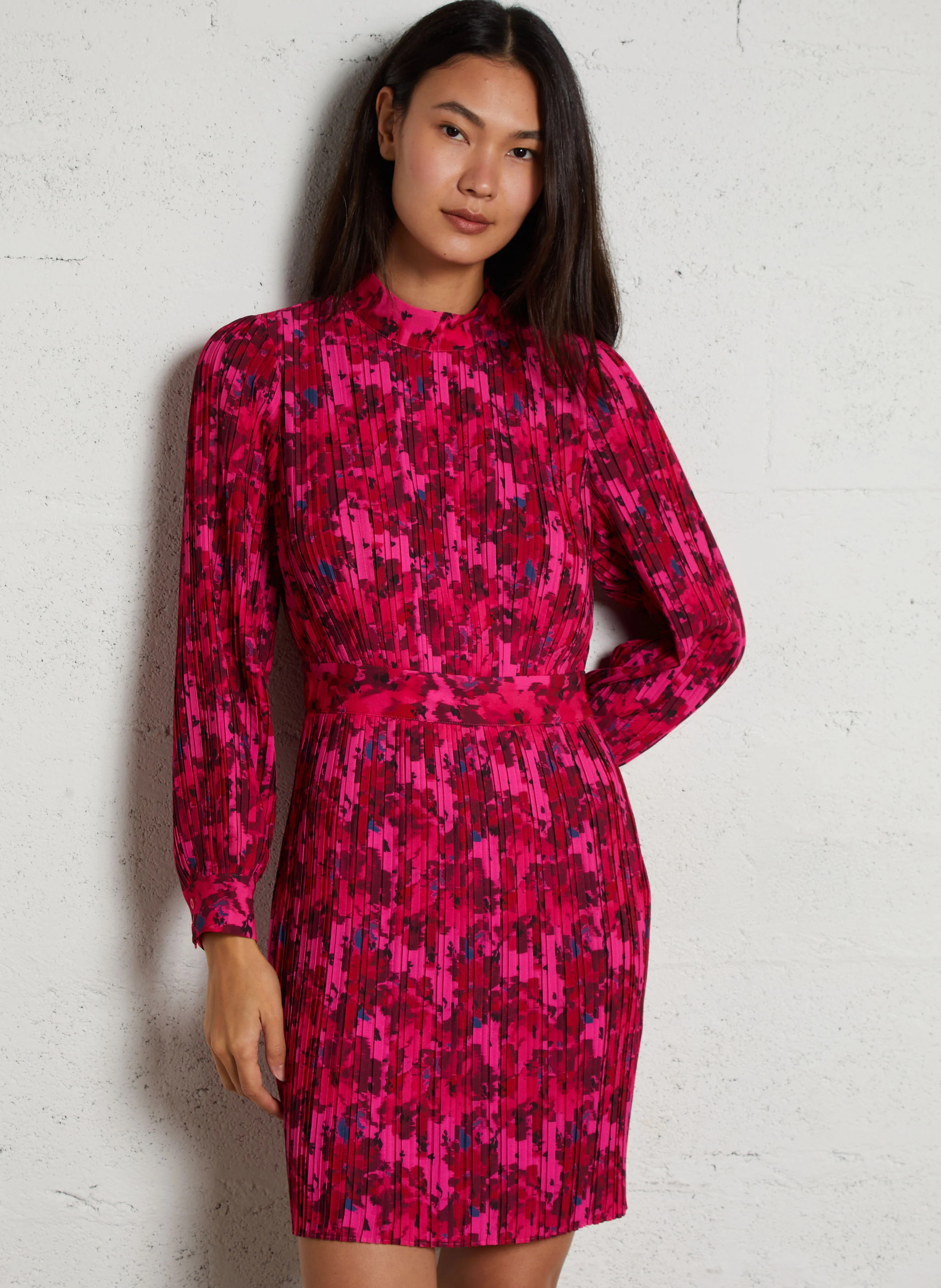 Robe courte col rond plissée | Rose