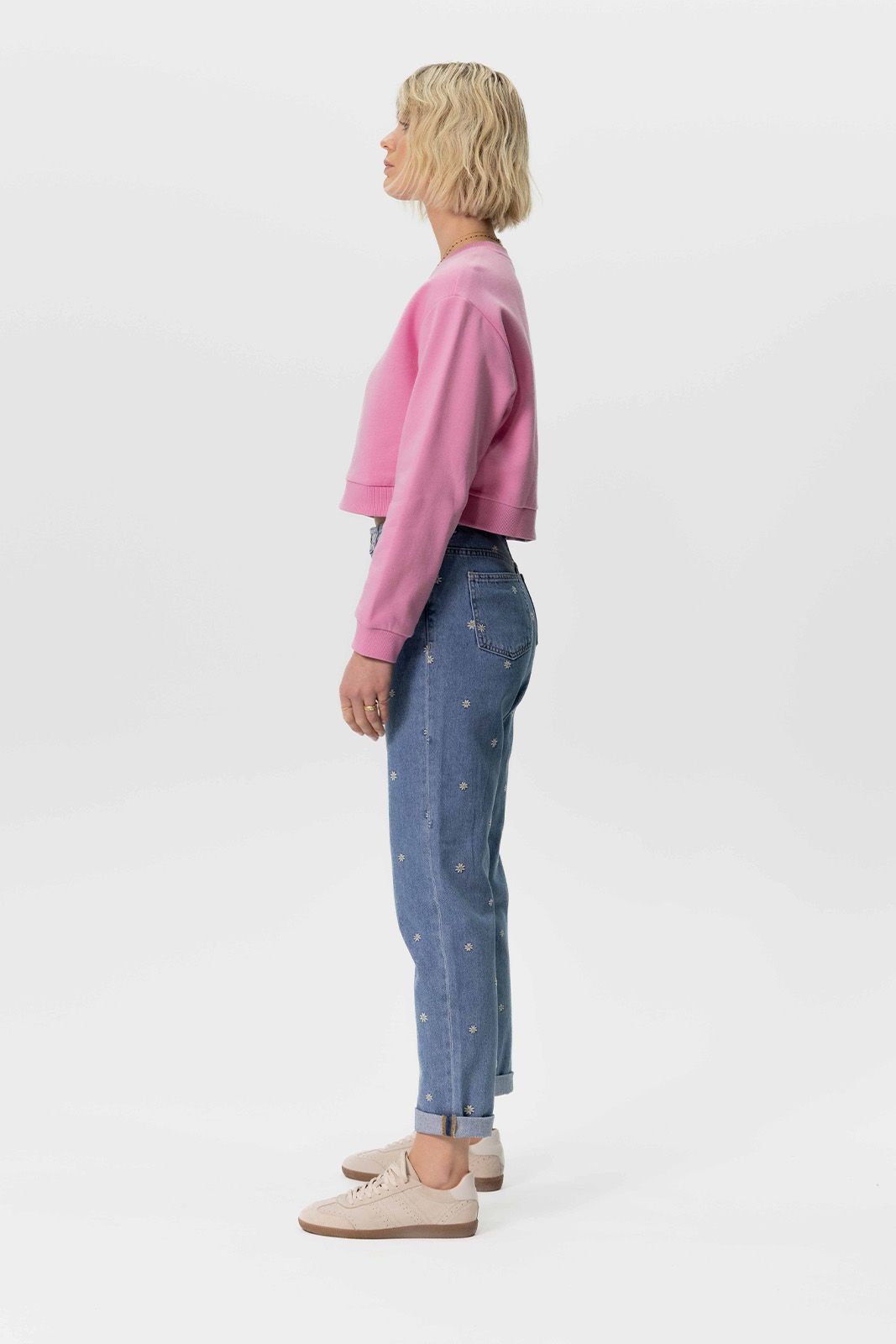 Belem blauwe girlfriend jeans met madeliefjes embroidery