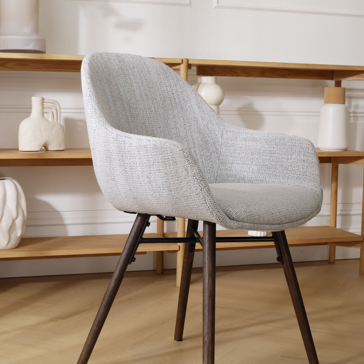 Eetkamerstoel Nena-Mae grijs beige gemêleerd - walnoot