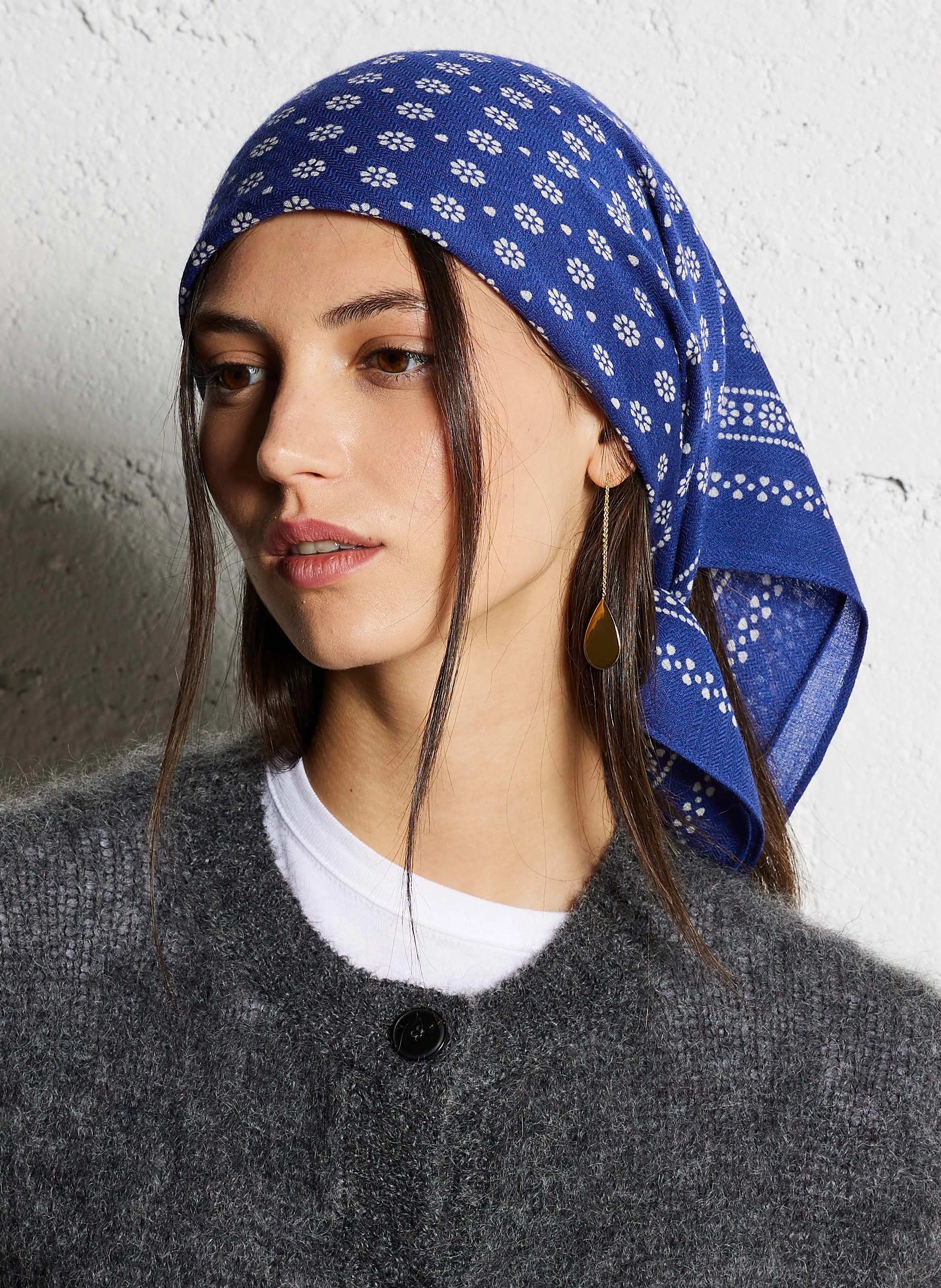 N°676 - Foulard en laine | Bleu