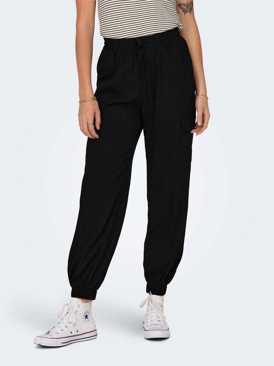 ONLKATINKA Hohe Taille Normal geschnitten Cargo-Hose Black