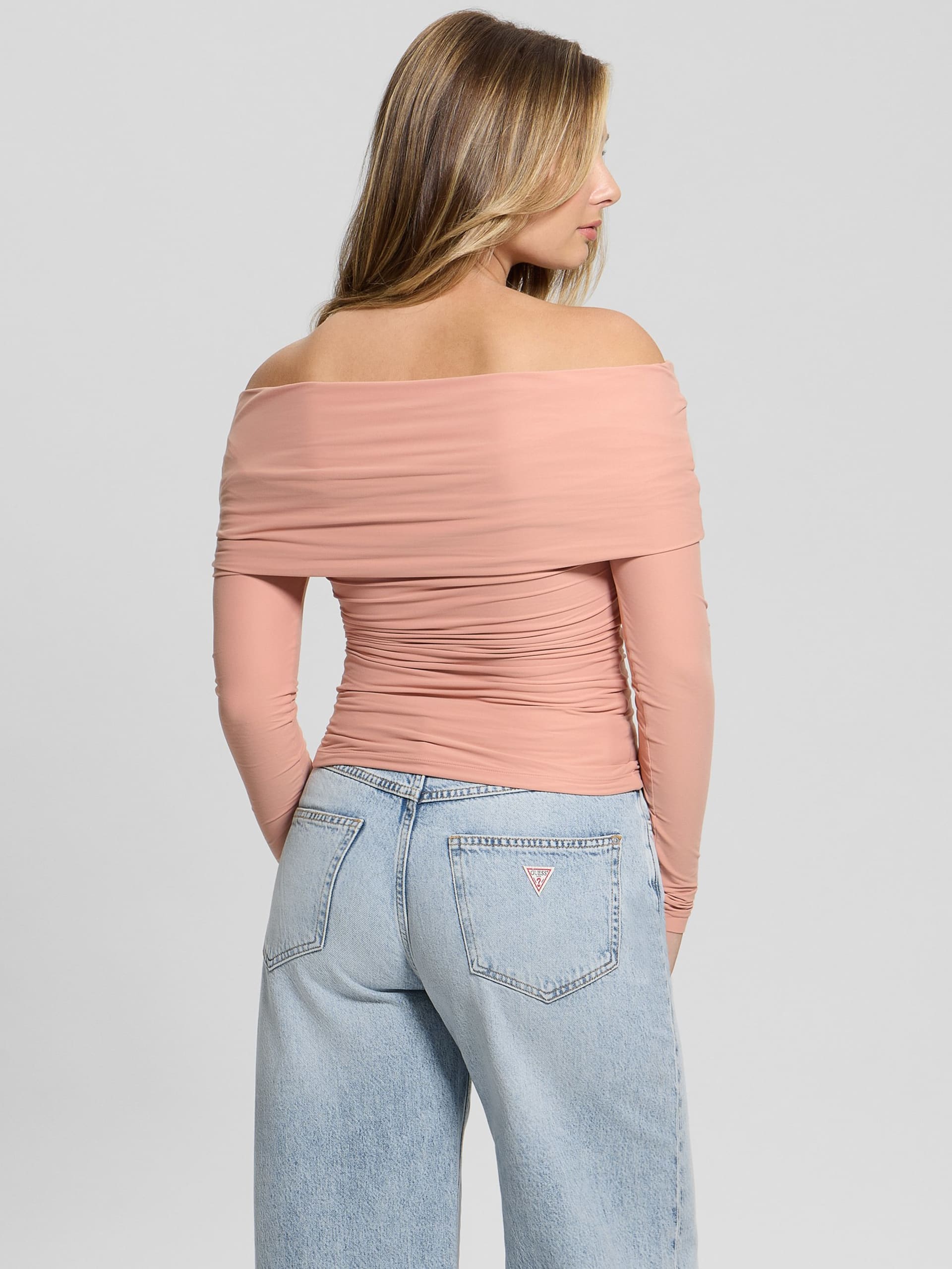 Blusa Abby com ombros à mostra