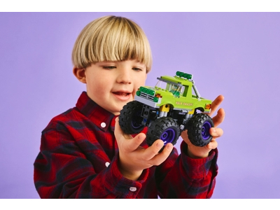 LEGO De Hulk truck vs. Thanos (76312)