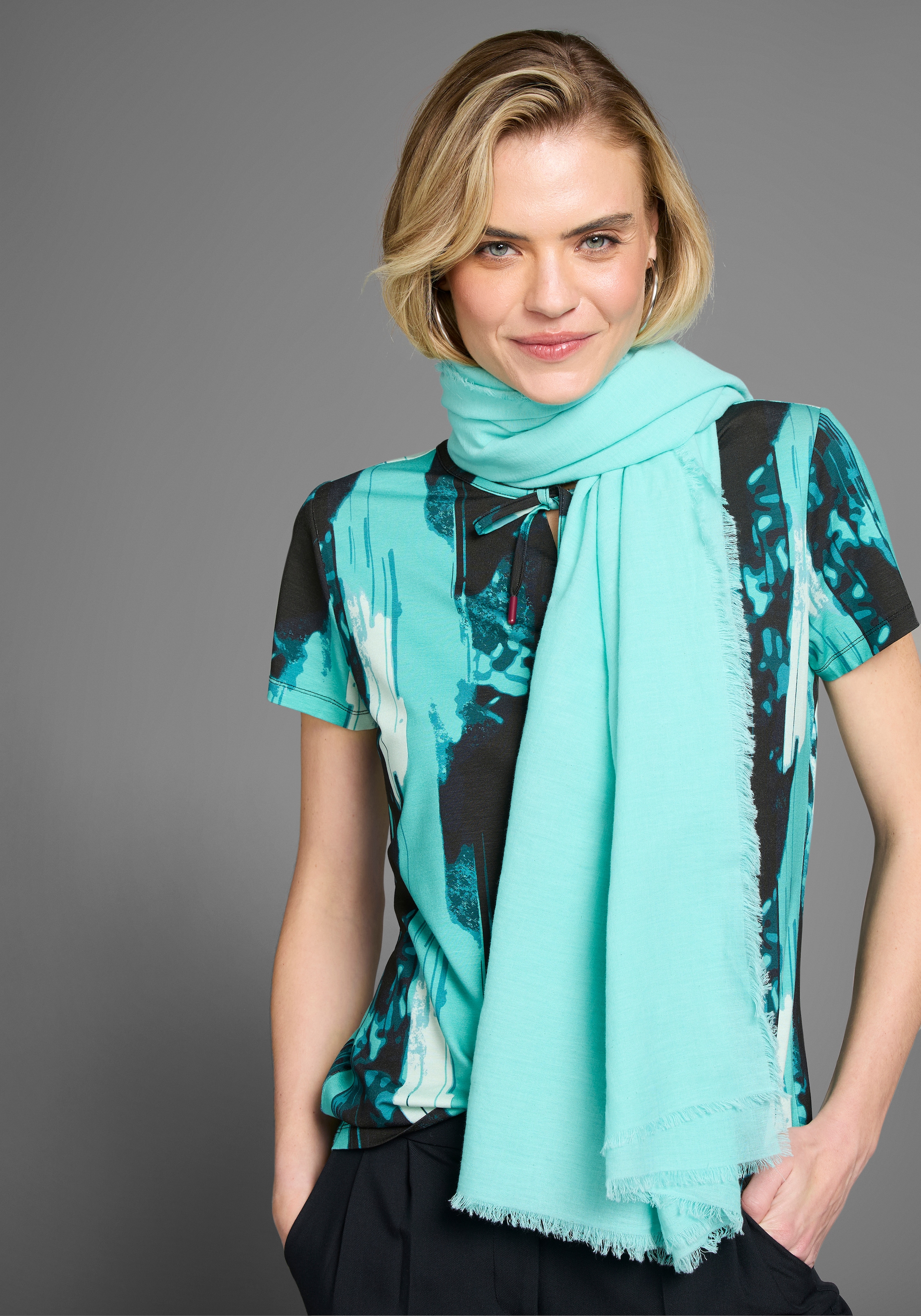 Laura Scott Halstuch in quadratischer Maxi-Form - NEW
