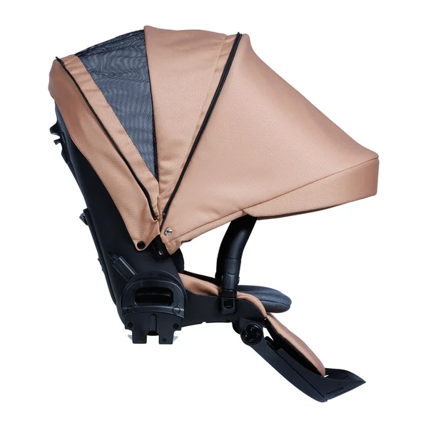 Carrinho de bebê Nordbaby Active Lux, cor bege cobre, estrutura cromada.