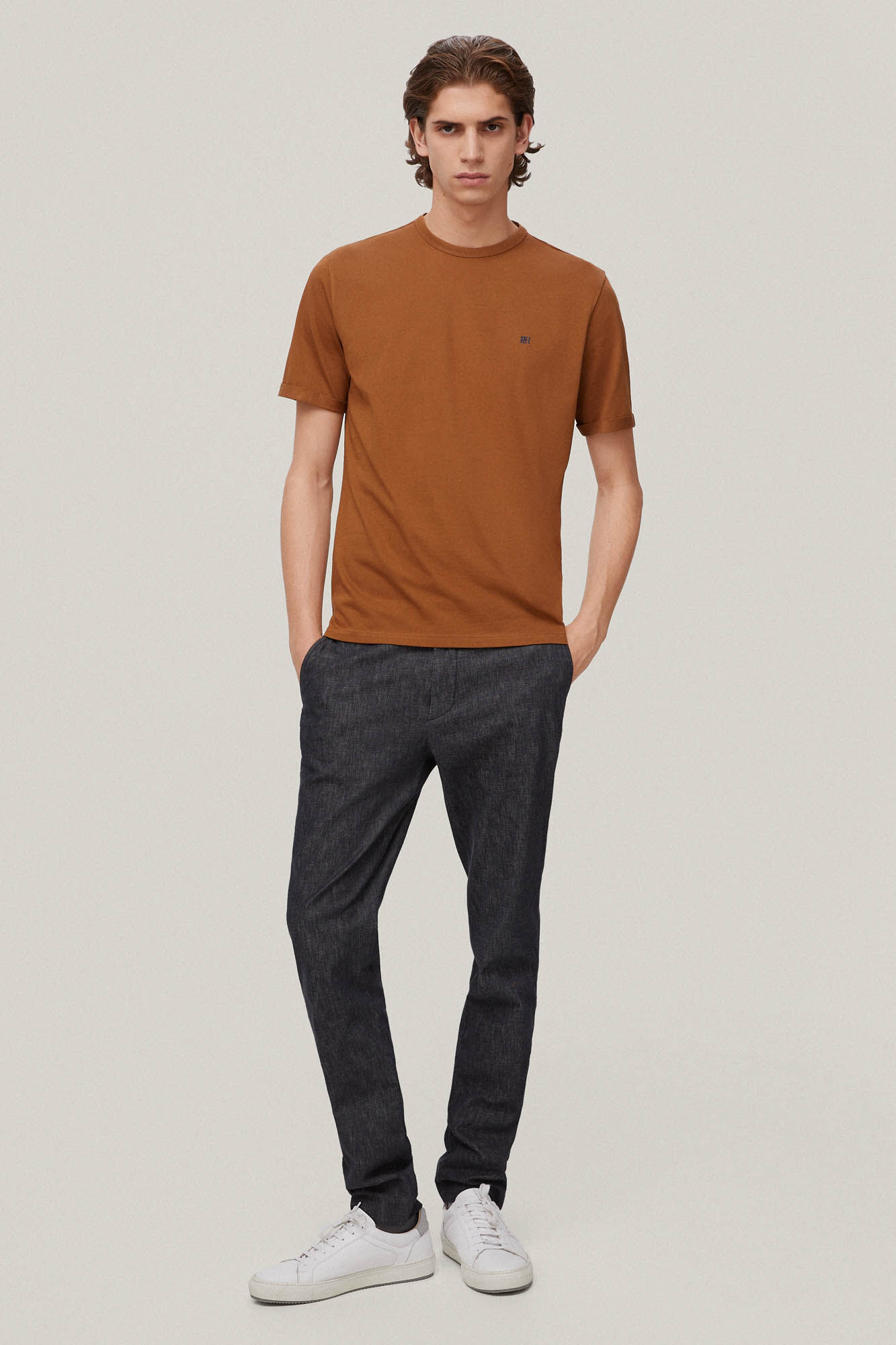 Camiseta básica - Marrom