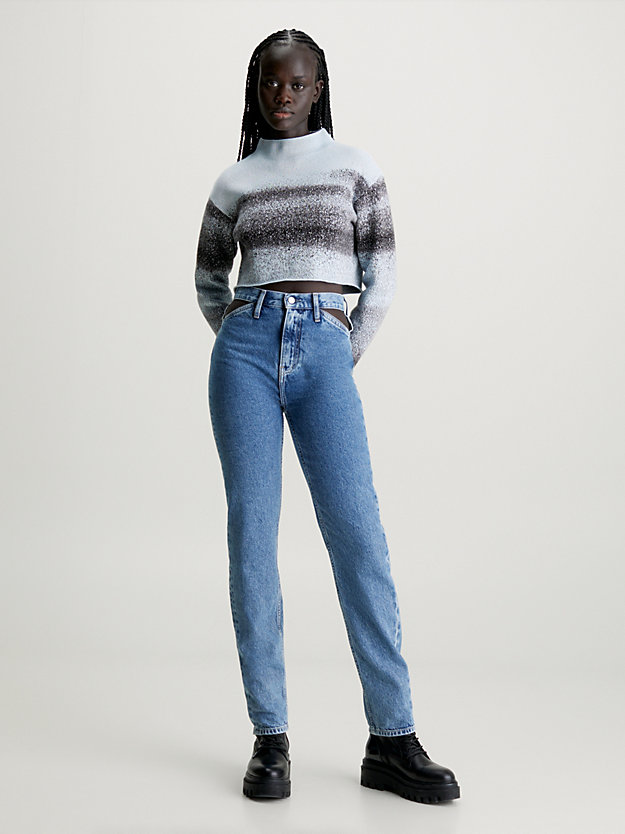 calça jeans slim reta e folgada