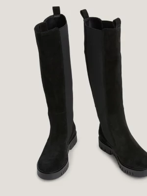 Botas longas de camurça com sola grossa