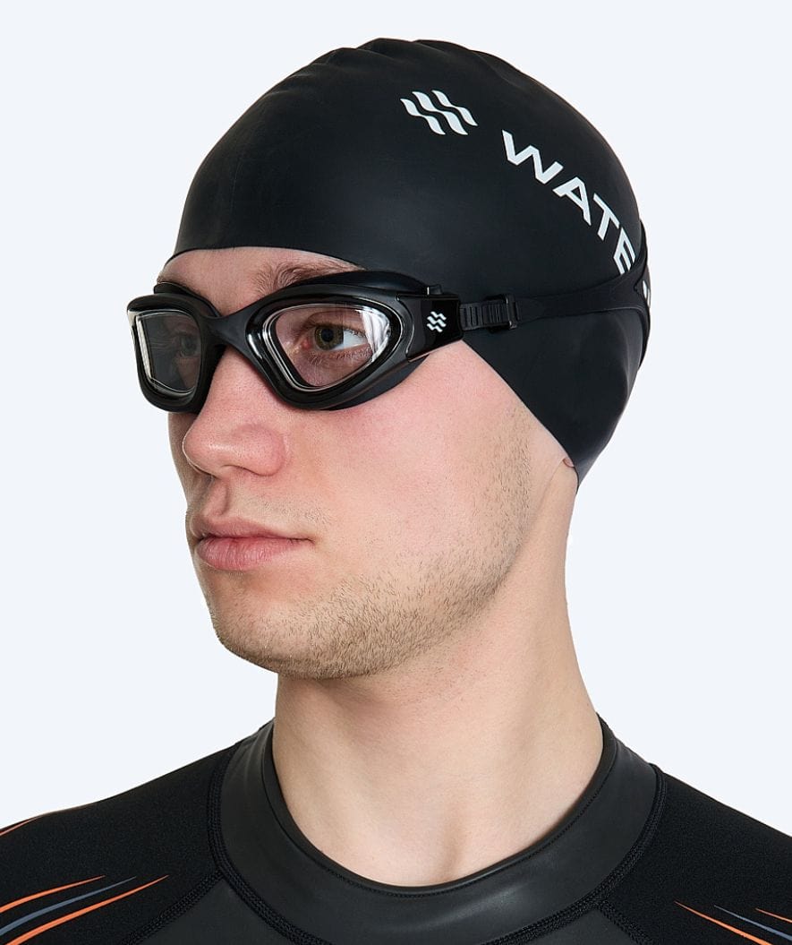 Watery nærsynede svømmebriller med styrke - (-2.0) til (-6.0) - Raven Active - Sort/klar