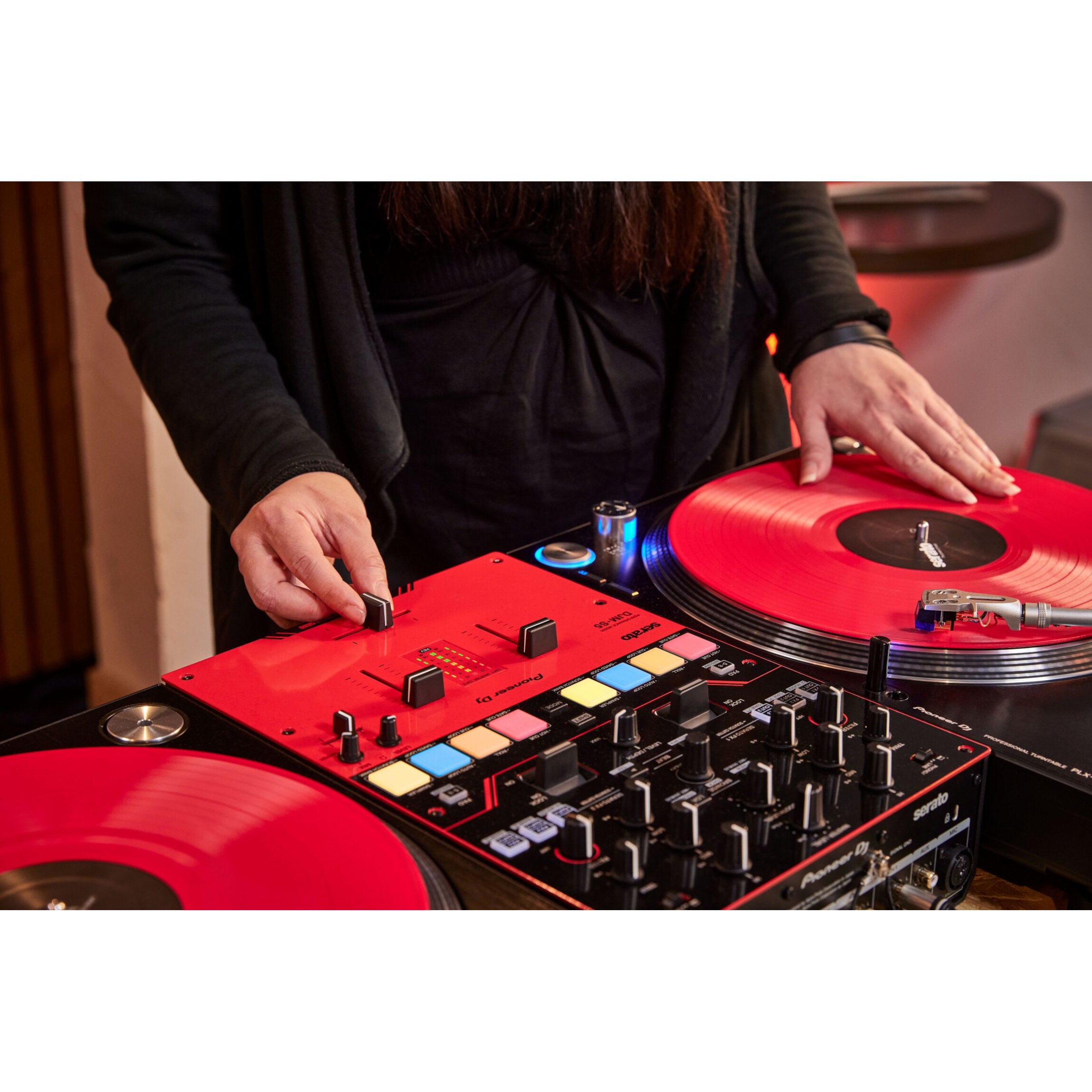 Pioneer DJ DJM-S5 2-kanaals scratch-style DJ-mixer voor Serato DJ Pro