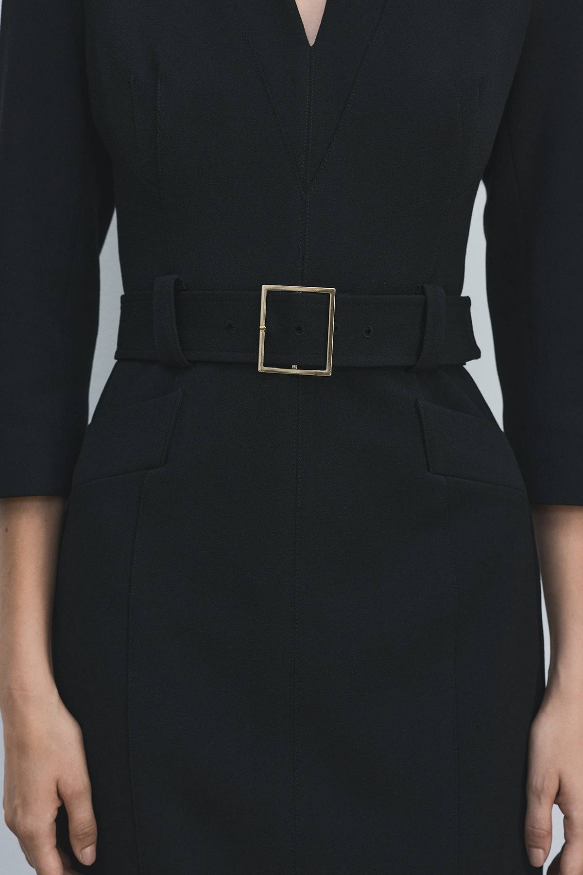 KarenMillen Robe Midi Cintrée En Crêpe Structuré Avec Ceinture Petite Taille