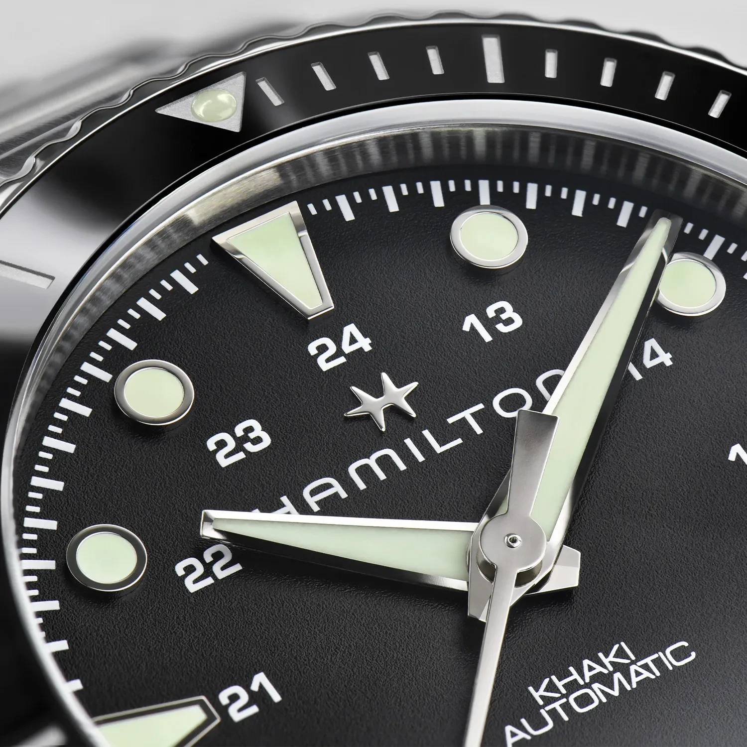 Hamilton Khaki Navy Scuba Auto H82515130