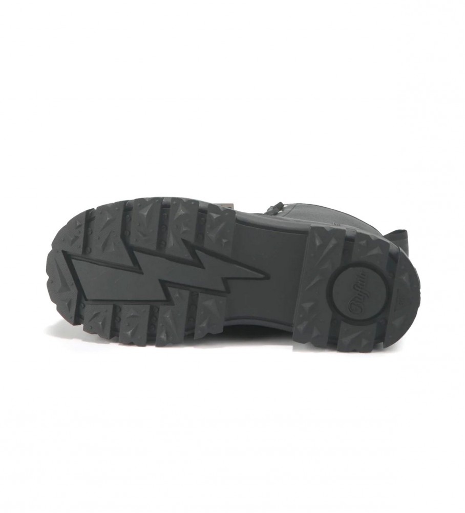 Botas altas Buffalo Aspha sobre preto
