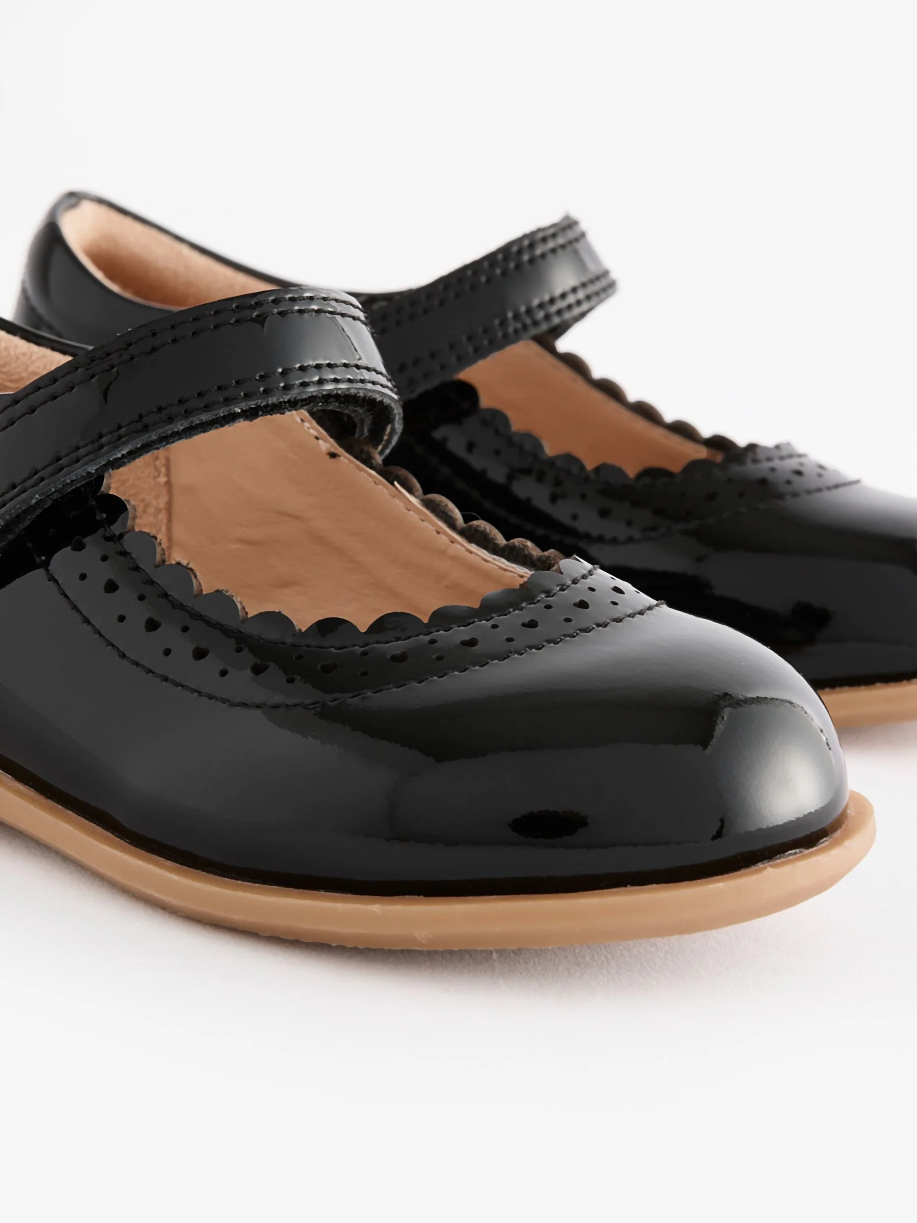 Zwart - Leren brogue schoenen met klittenbandsluiting
