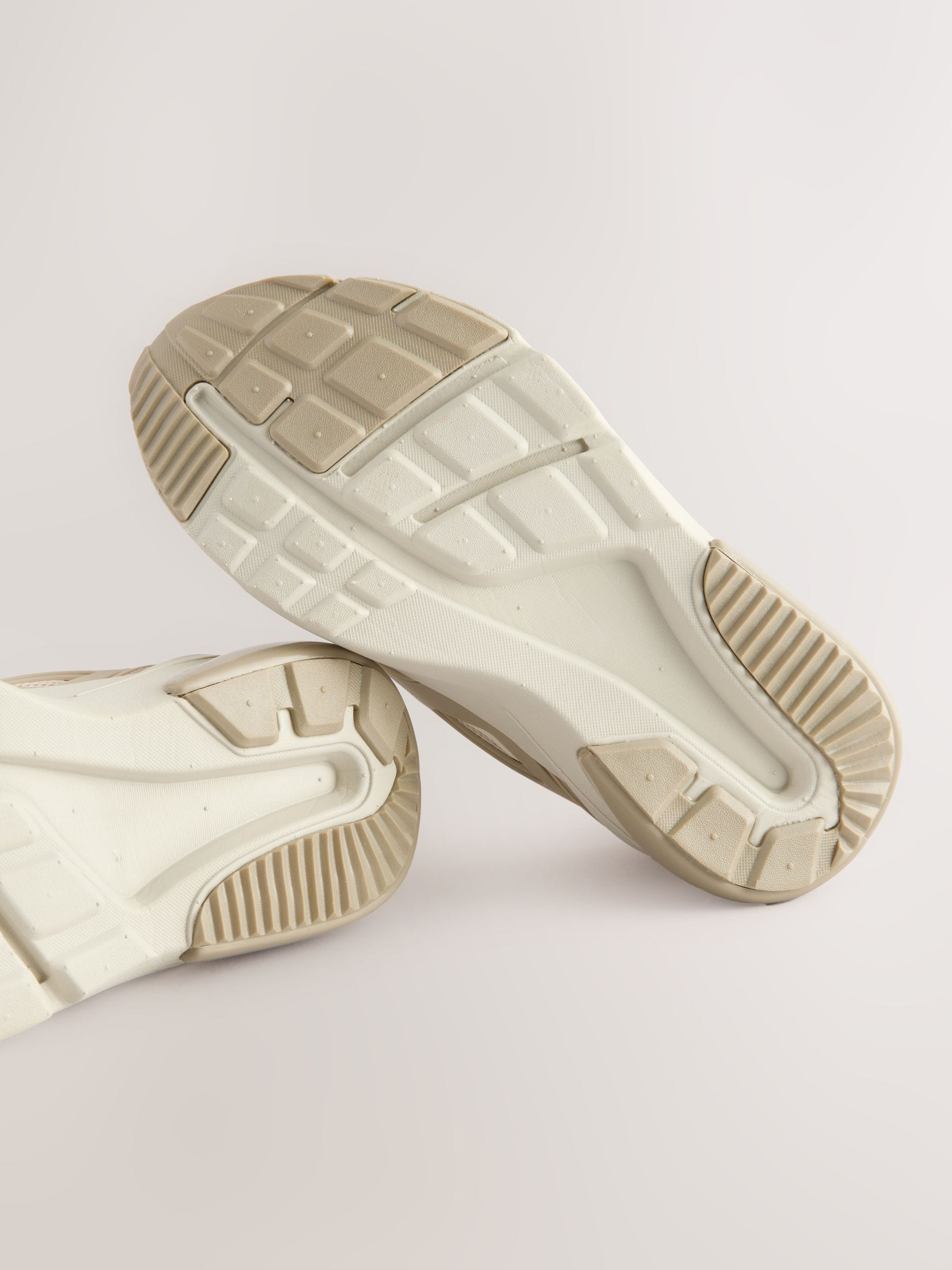Neutraal - Elastische sportschoenen