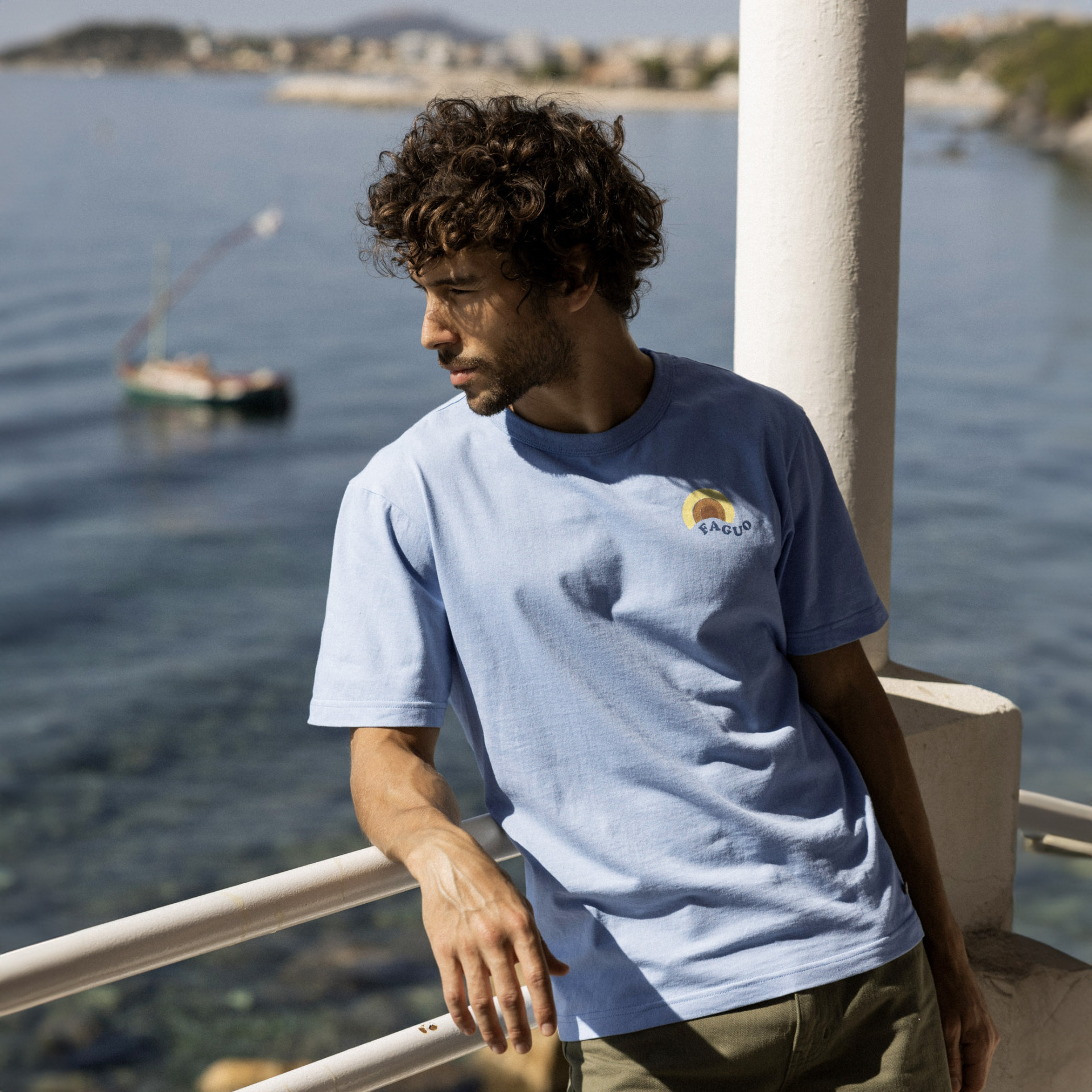 T-shirt bleu clair Off To The Sea coton et coton recyclé - modèle lugny