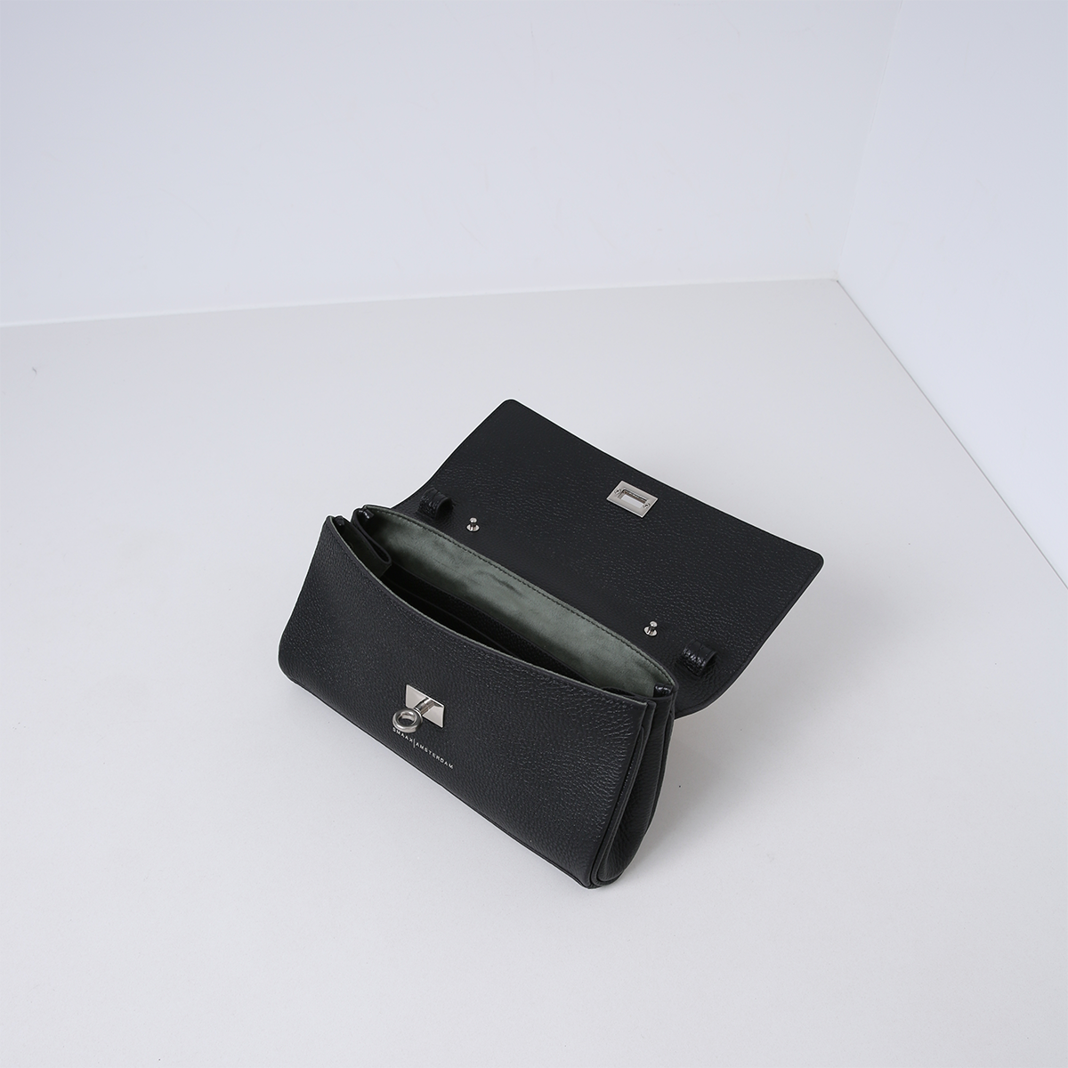 CHARLTON | BLACK