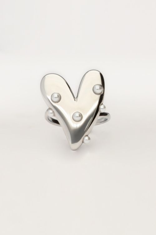 Statement ring met groot hart en parels