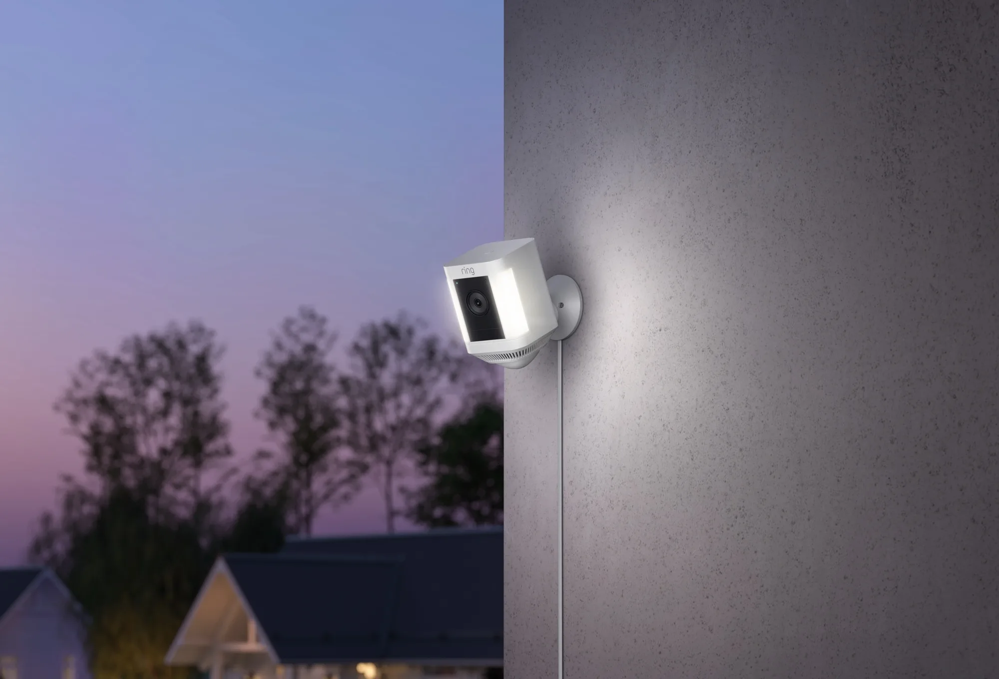 Ring Spotlight Cam Plus Plug-in Blanc Caméra de surveillance