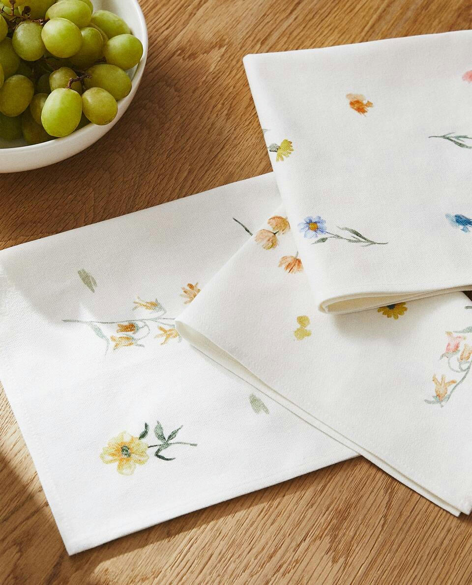 Guardanapos com estampa floral (pacote com 2)
