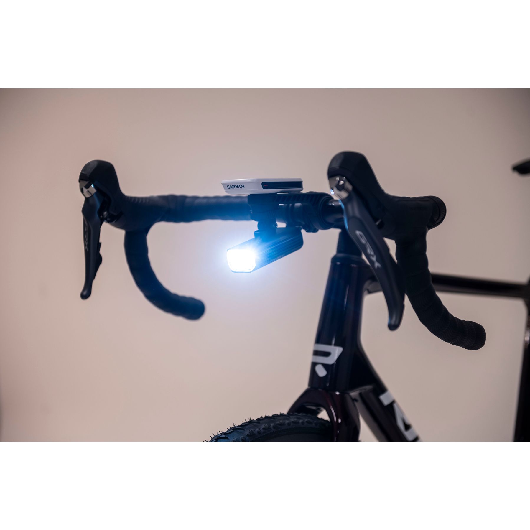 Lezyne Macro Drive 1400+ Voorlicht