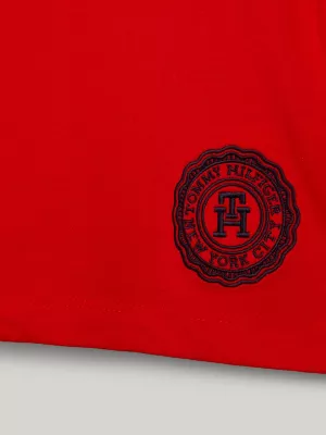 Camiseta com monograma TH