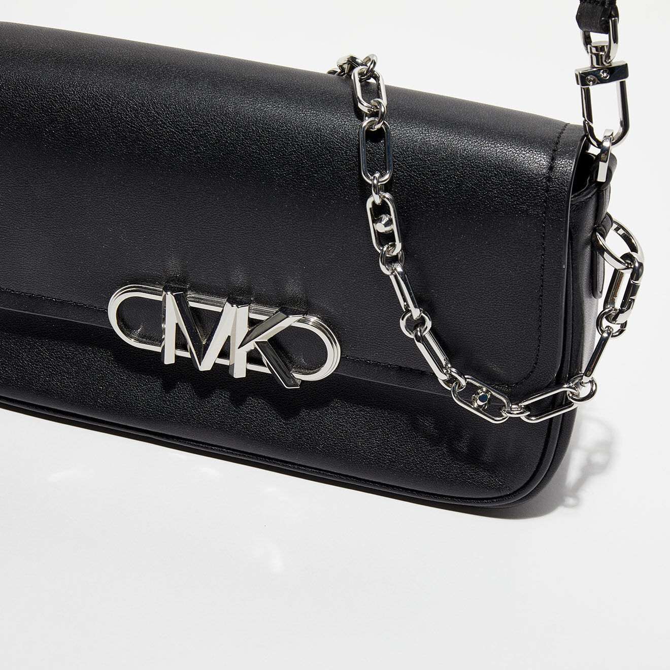 Michael Kors Petit sac bandoulière en Cuir Parker noir - 26x14x7 cm