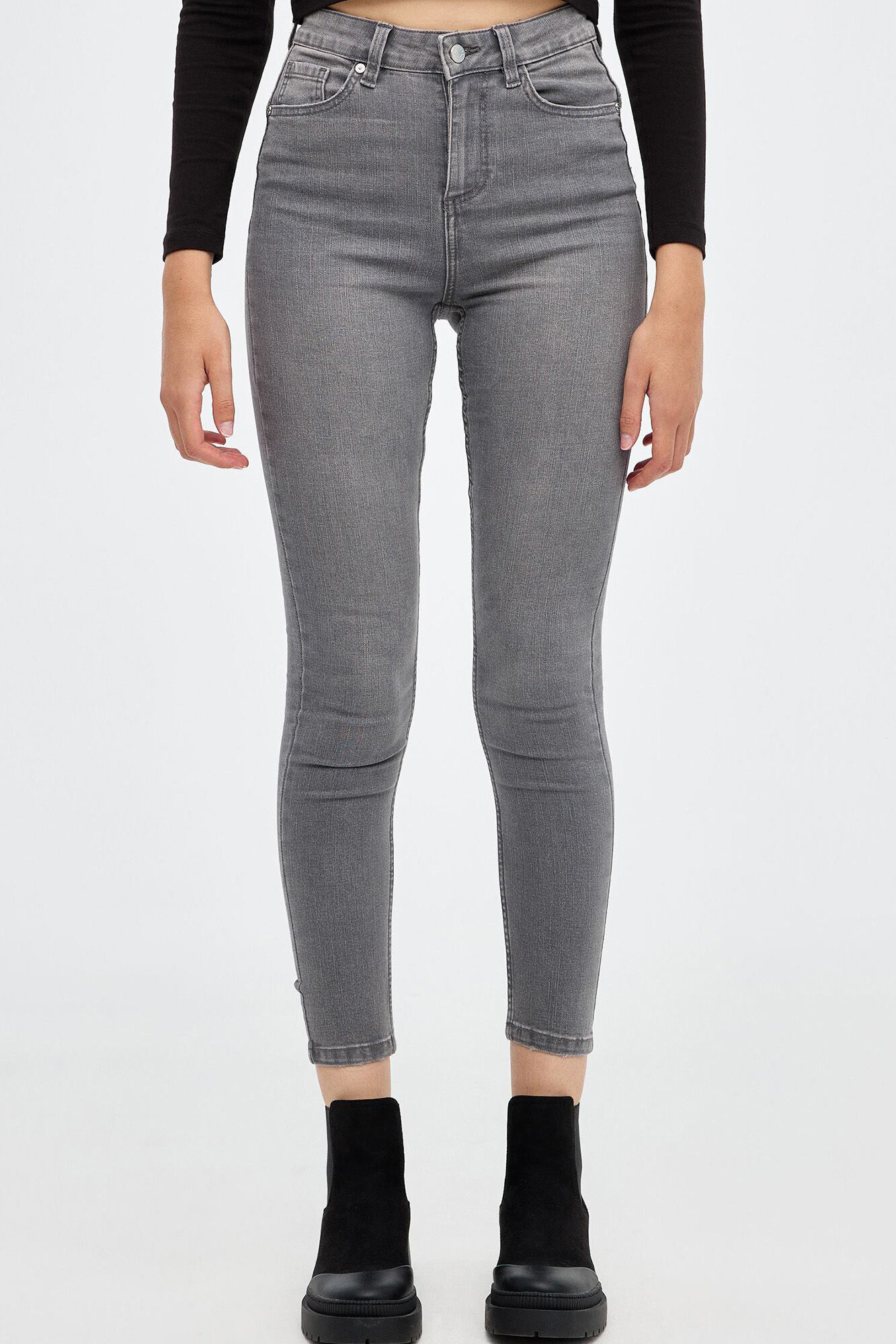 Calça jeans skinny push-up de cintura média