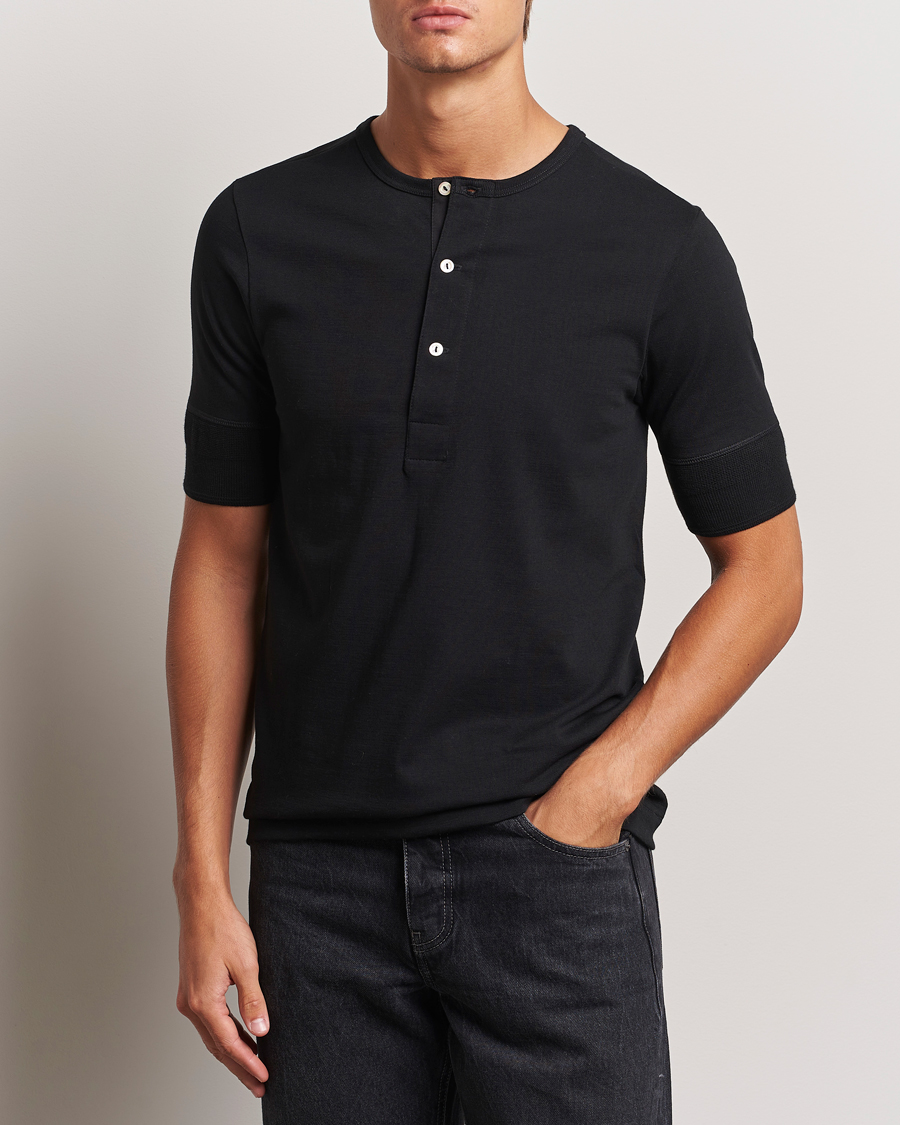 Merz b. Schwanen Short Sleeve Organic Cotton Henley Black