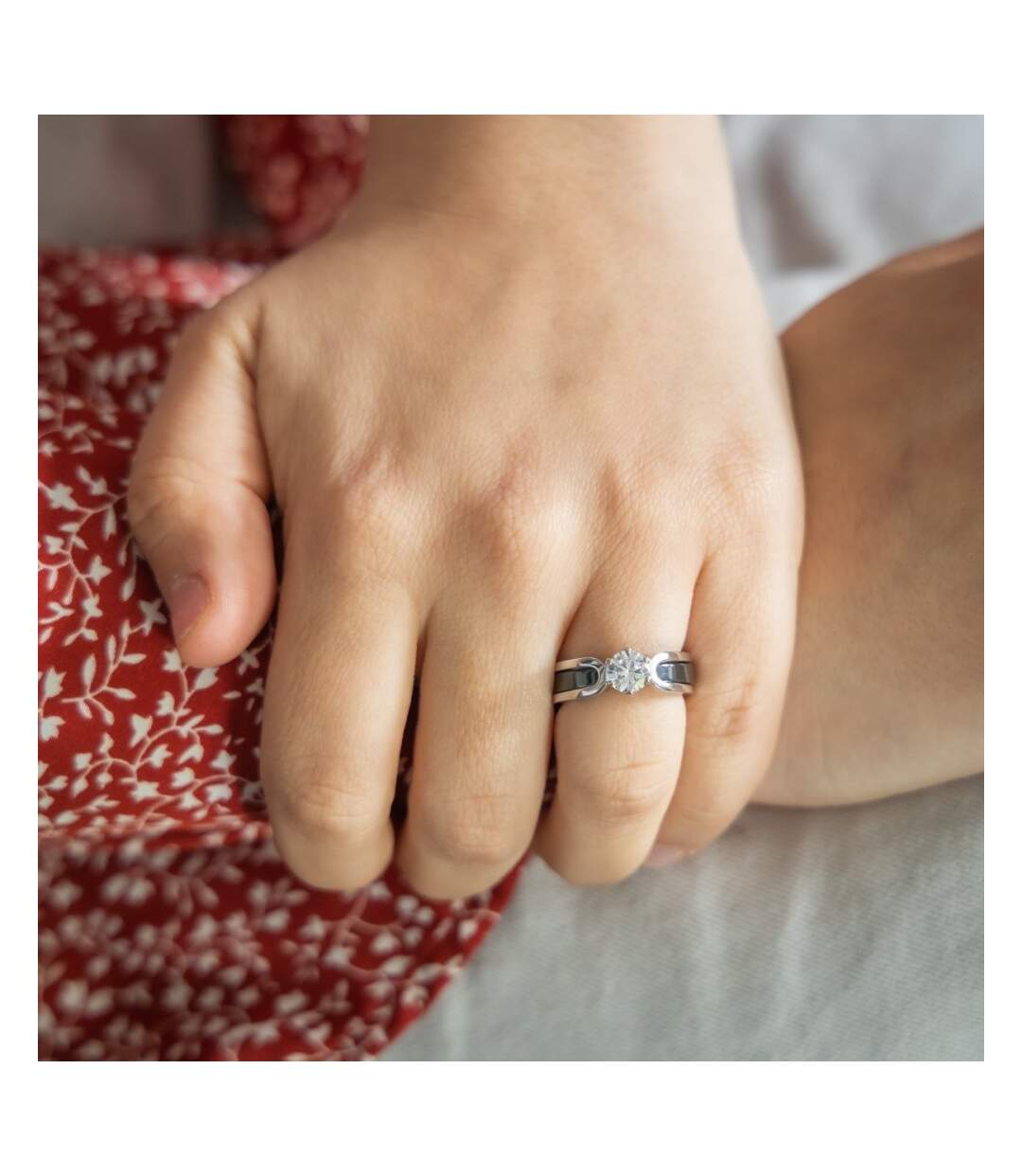 Coffret Bague Femme Trois en Une en Céramique Ornée Zirconium