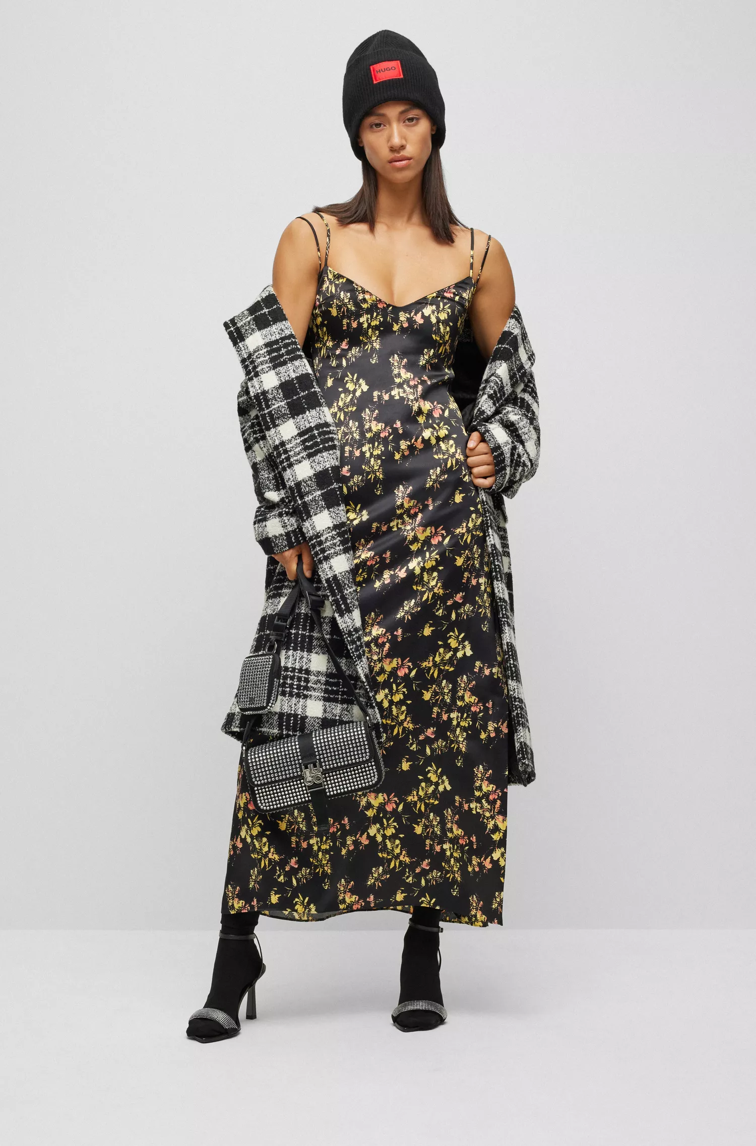 Vestido HUGO sem mangas com estampa floral vermelha e detalhes em renda.