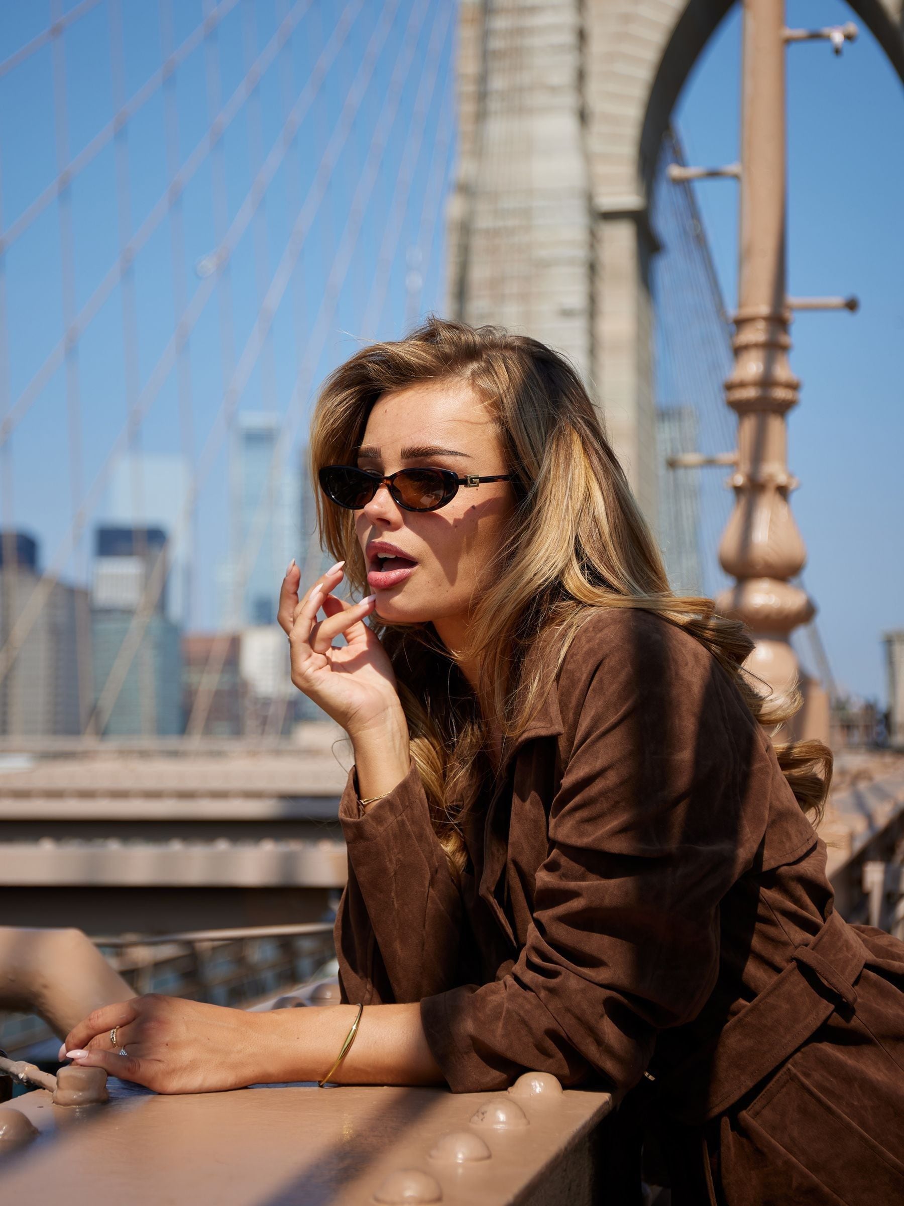 Chocoladebruin imitatiesuède - Lipsy Ruimvallende Lange Trenchcoat