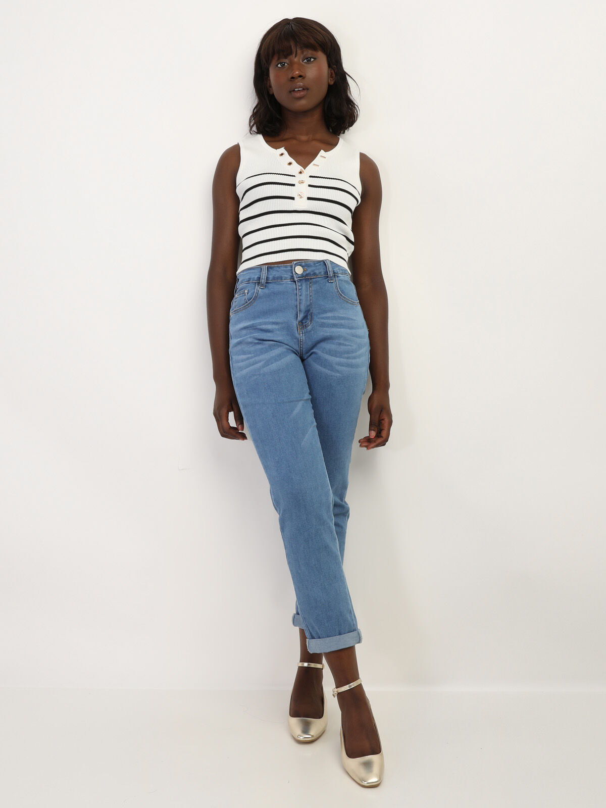 Jeans mom délavé et retroussé- Bleu