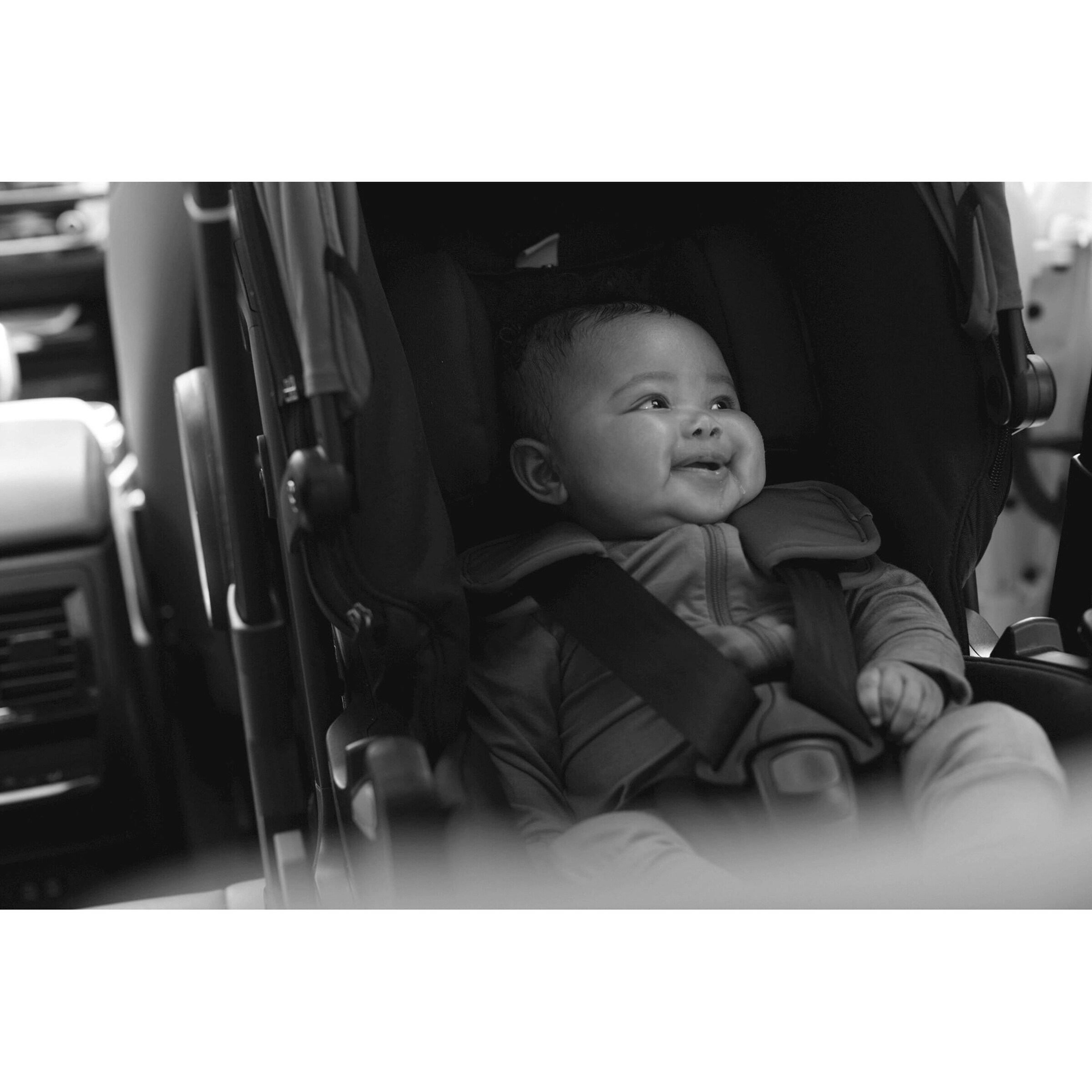 Doona Babyschale Doona X nitro black