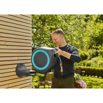 Gardena wandslangenbox Roll Up 15 meter incl. tuinspuit