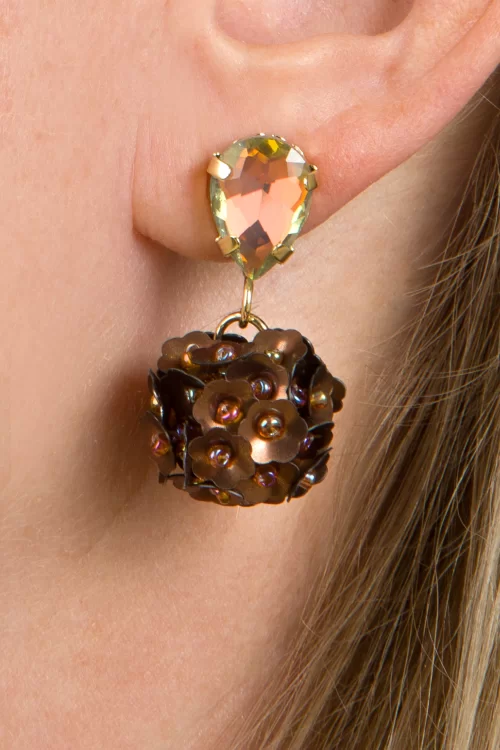 Day&Eve by Go Dutch Label Sequin Flower Ball oorbellen in champagne