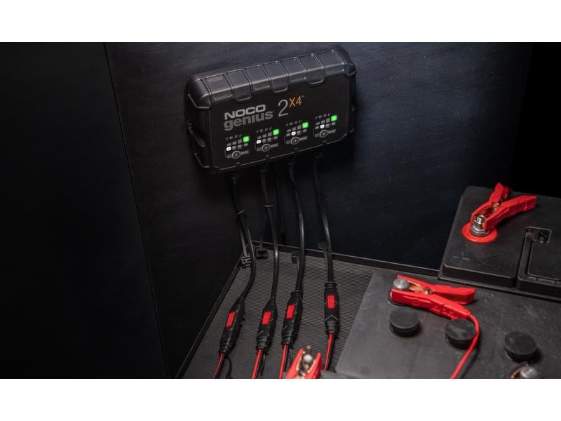 Noco Batterieladegerät GENIUS2 x 4 4x 6-12 V / 2 A Vier Bank Ladegerät für 6 bis12 V Autobatterien