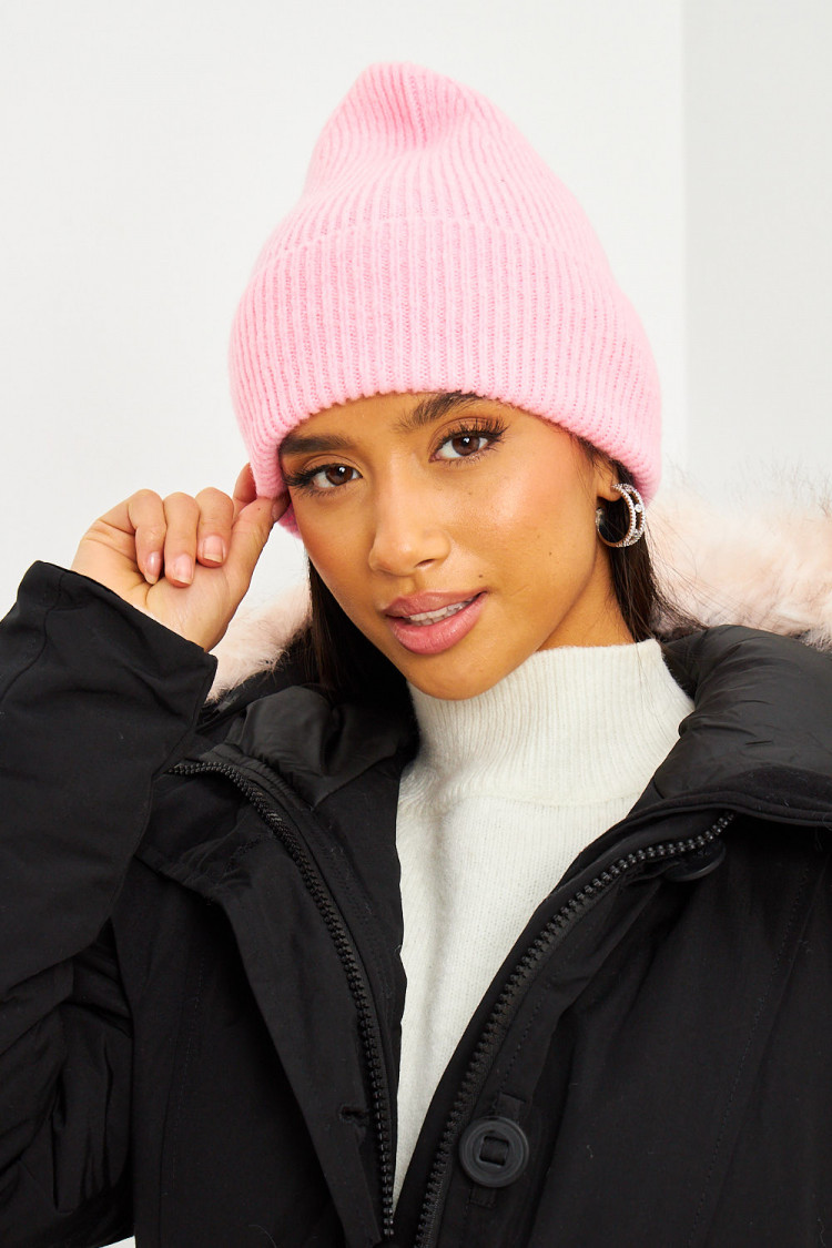 Bonnet côtelé rose en laine avec revers