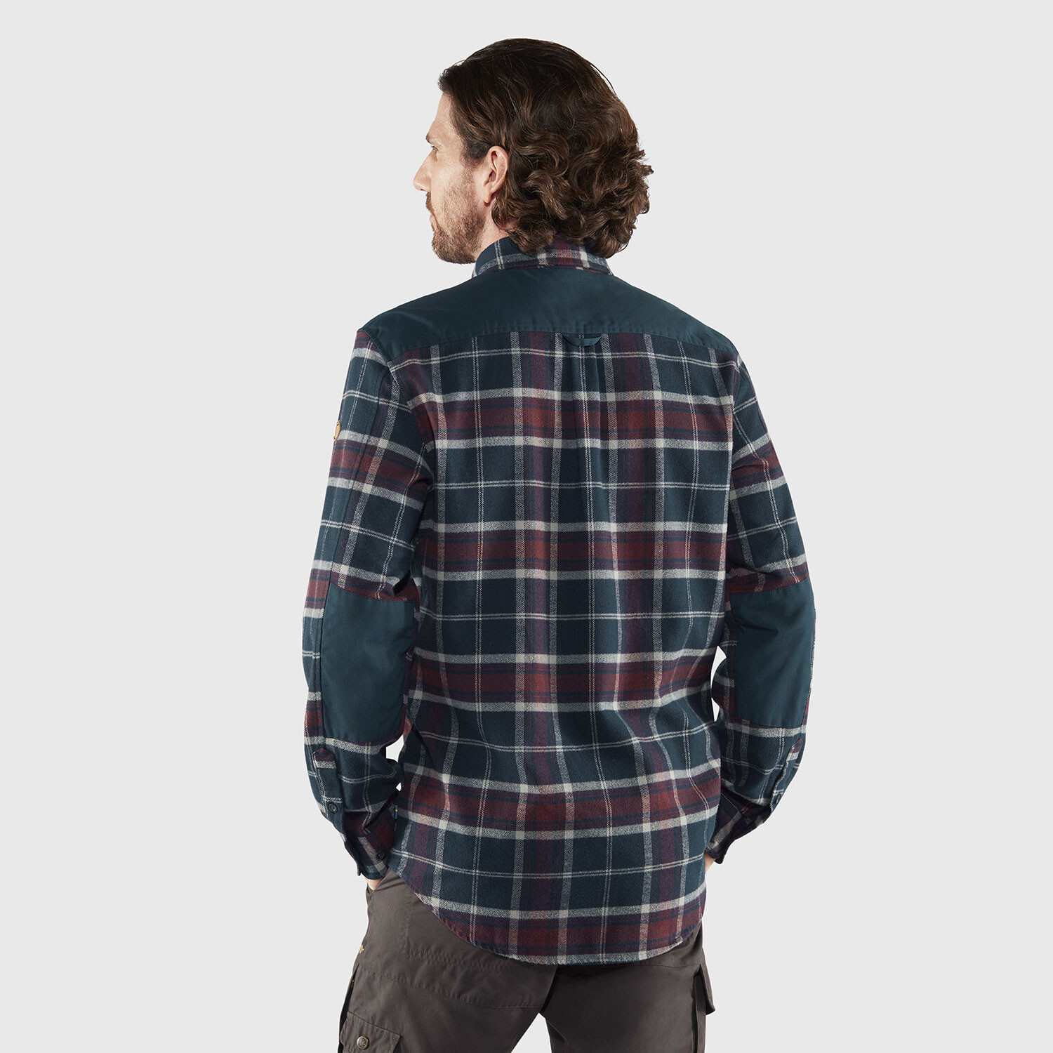Fjällräven Mens Övik Twill Shirt F2021 model