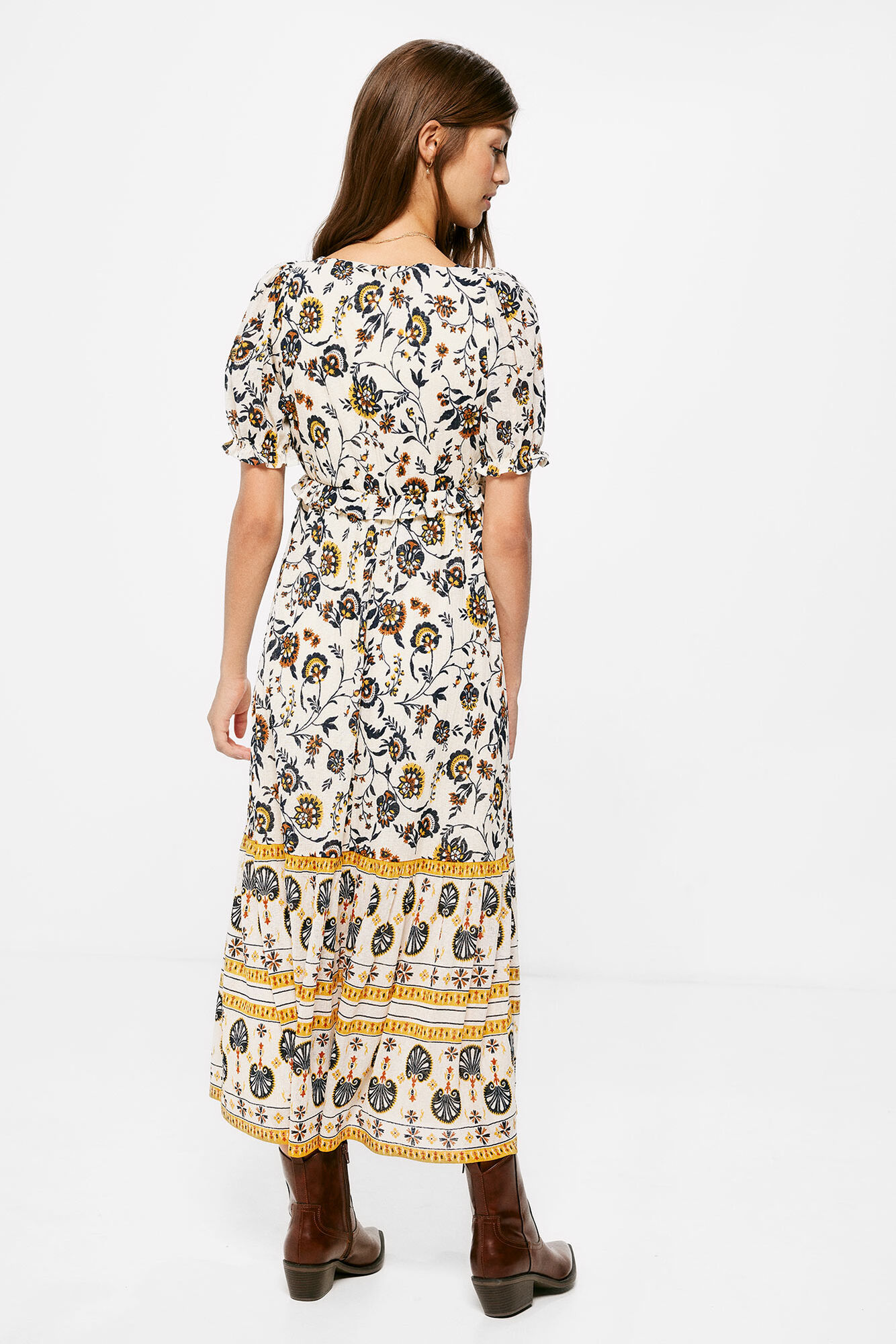 Vestido midi com bordas franzidas