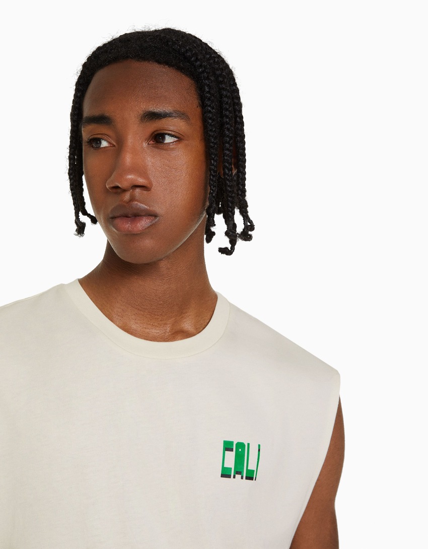 Blusa sem mangas com estampa operária